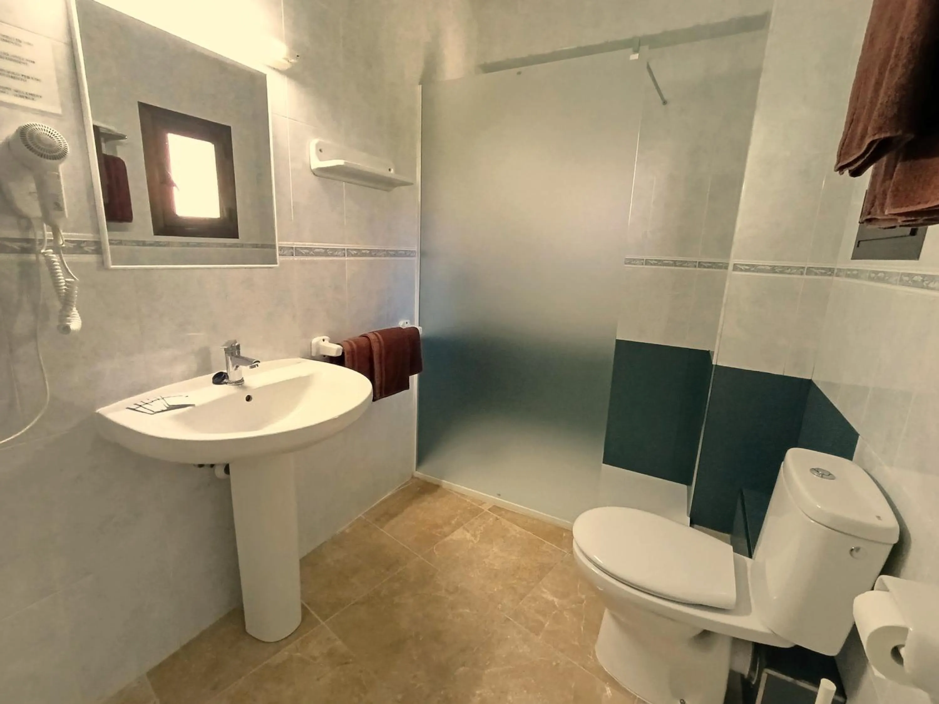 Shower in Hostal Horizonte