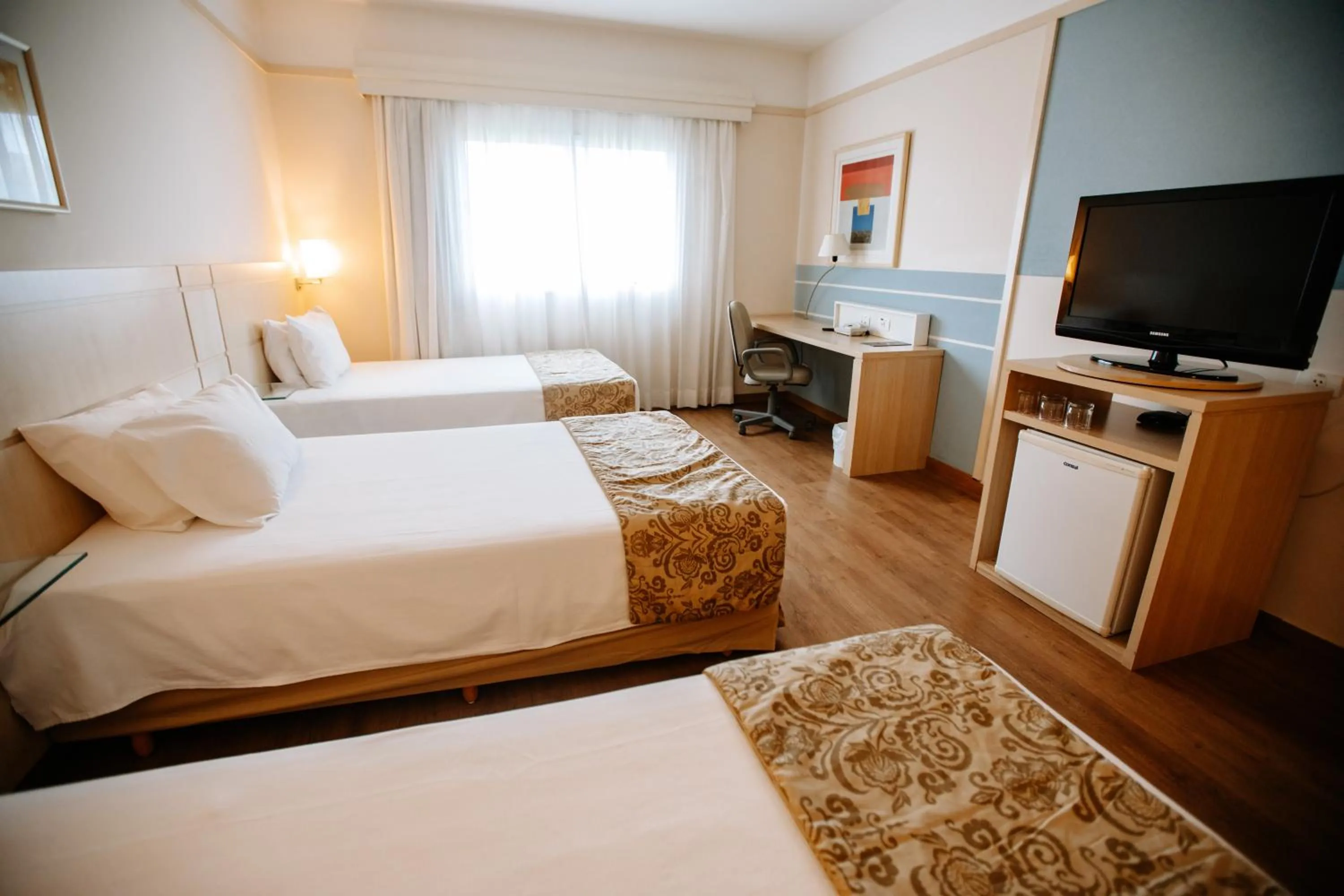 Bedroom, Bed in Comfort Suites Londrina