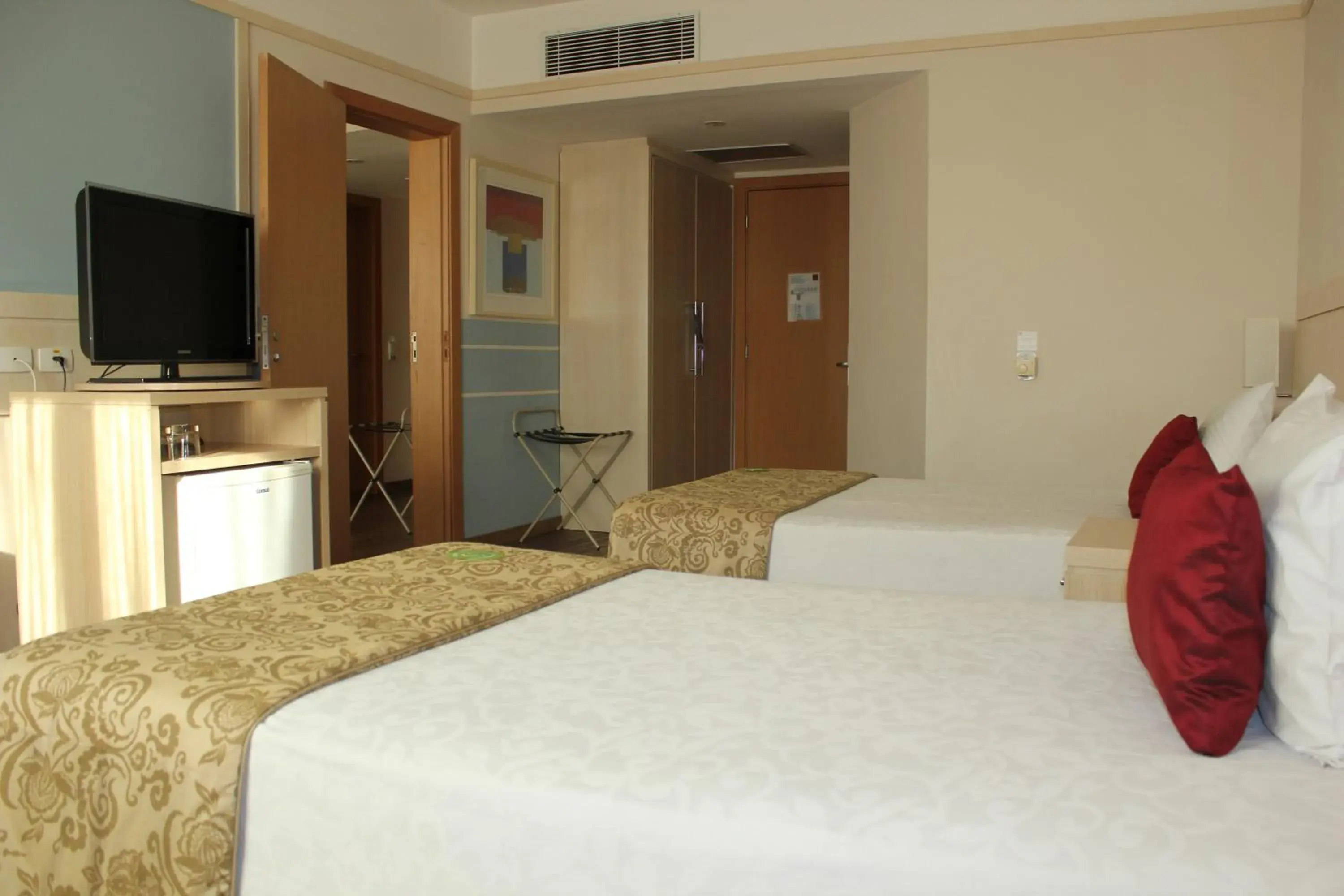Photo of the whole room, Bed in Comfort Suites Londrina Photo of the whole room, Bed in Comfort Suites Londrina