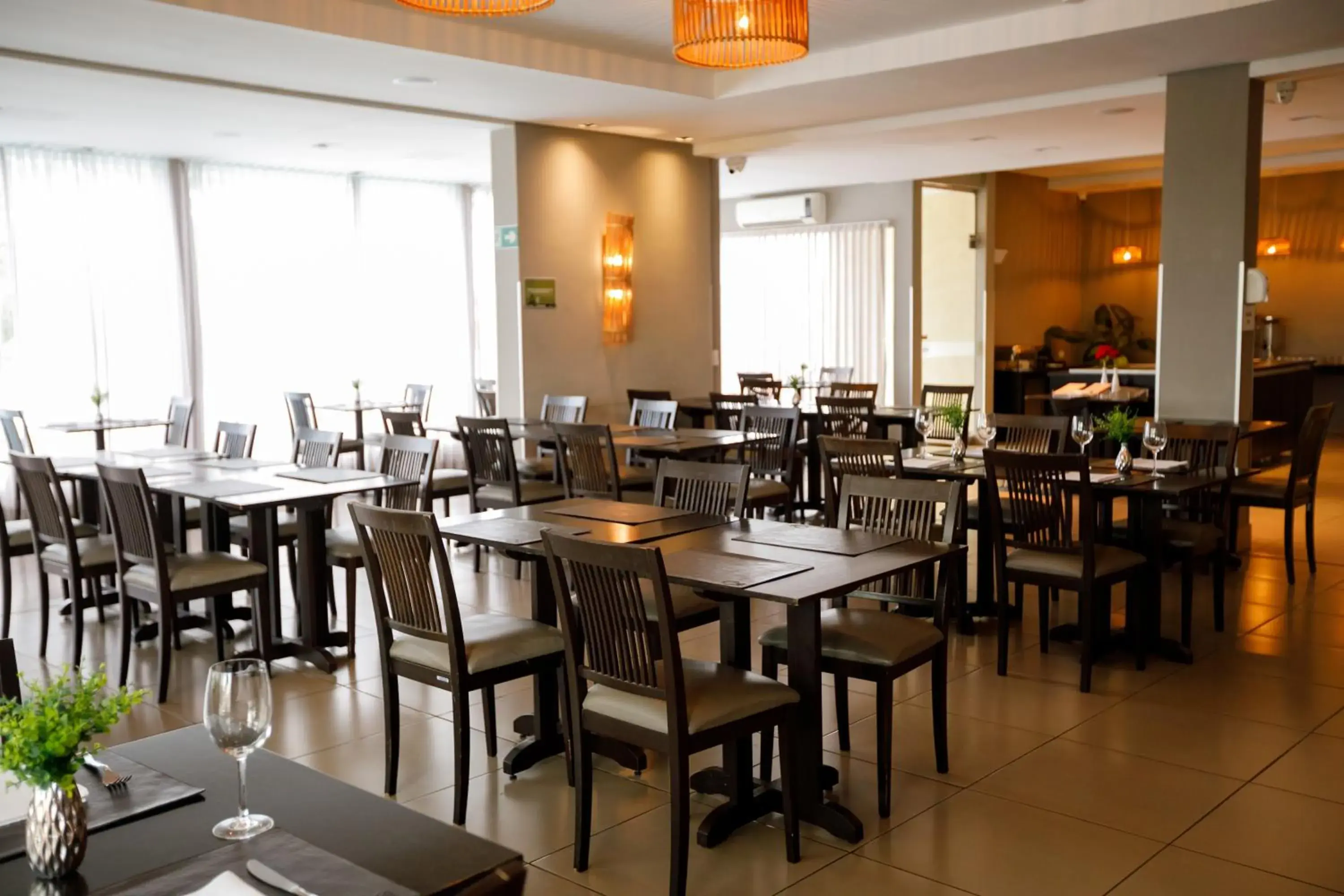 Restaurant/places to eat in Comfort Suites Londrina Restaurant/places to eat in Comfort Suites Londrina