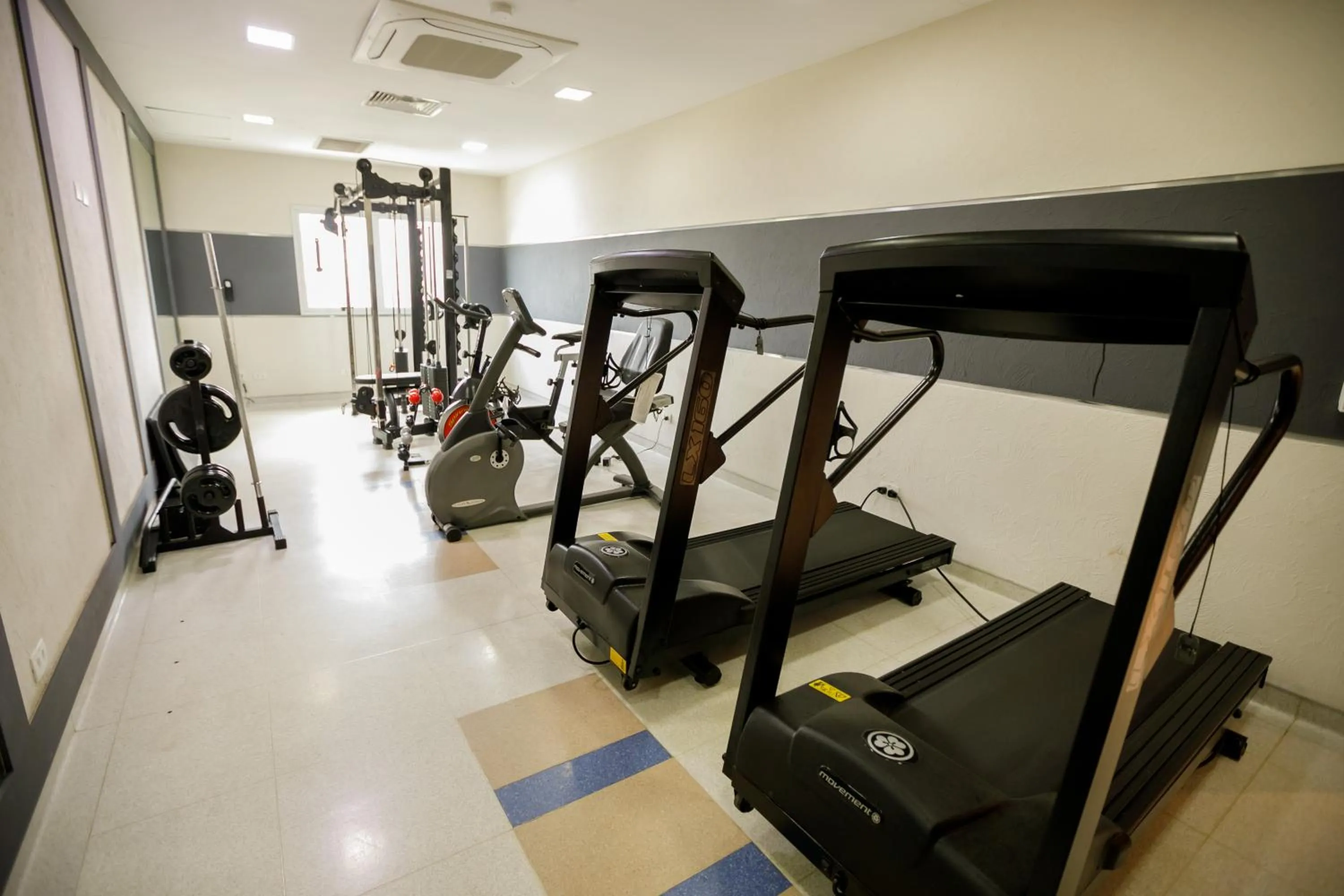 Fitness centre/facilities in Comfort Suites Londrina