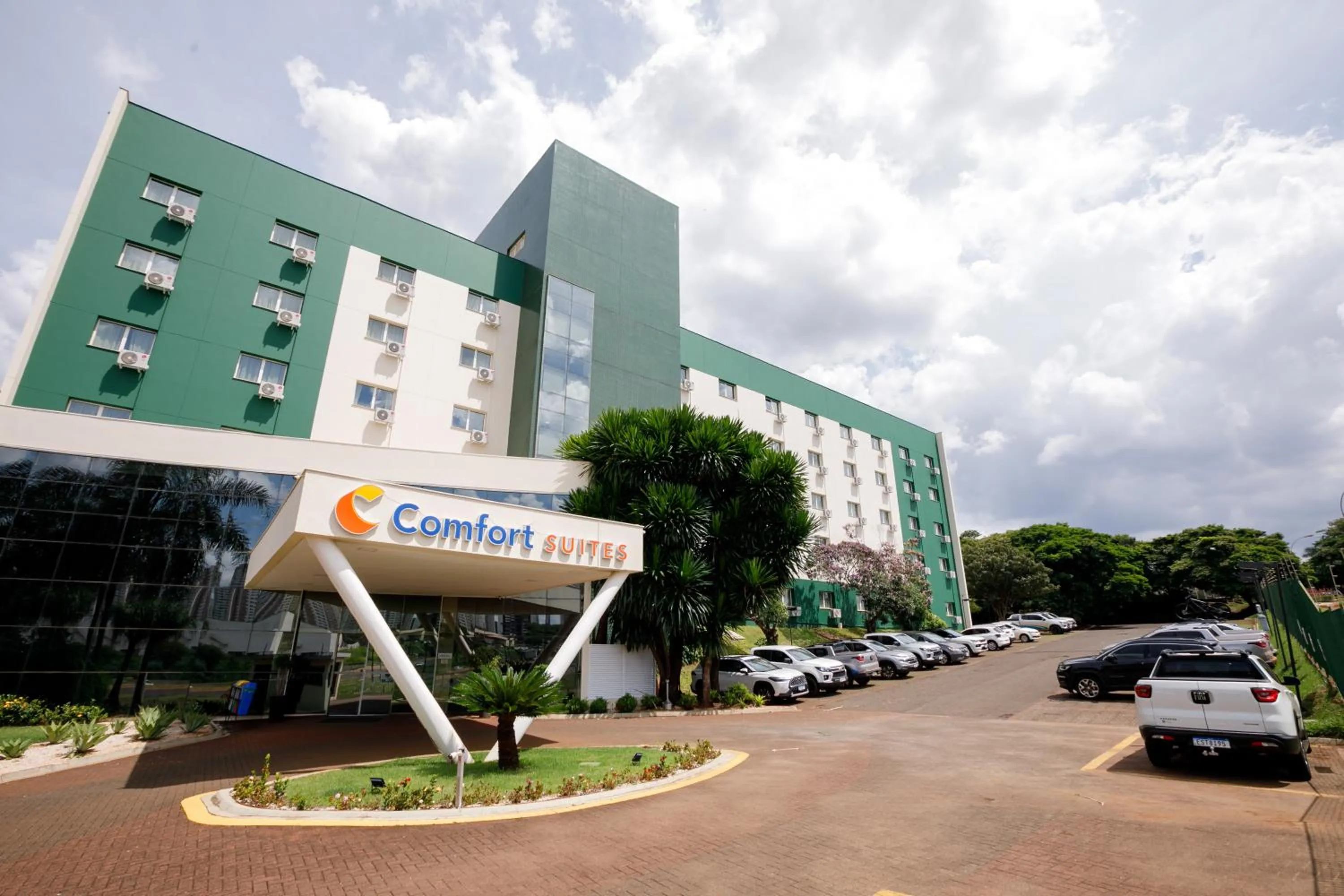 Property building in Comfort Suites Londrina