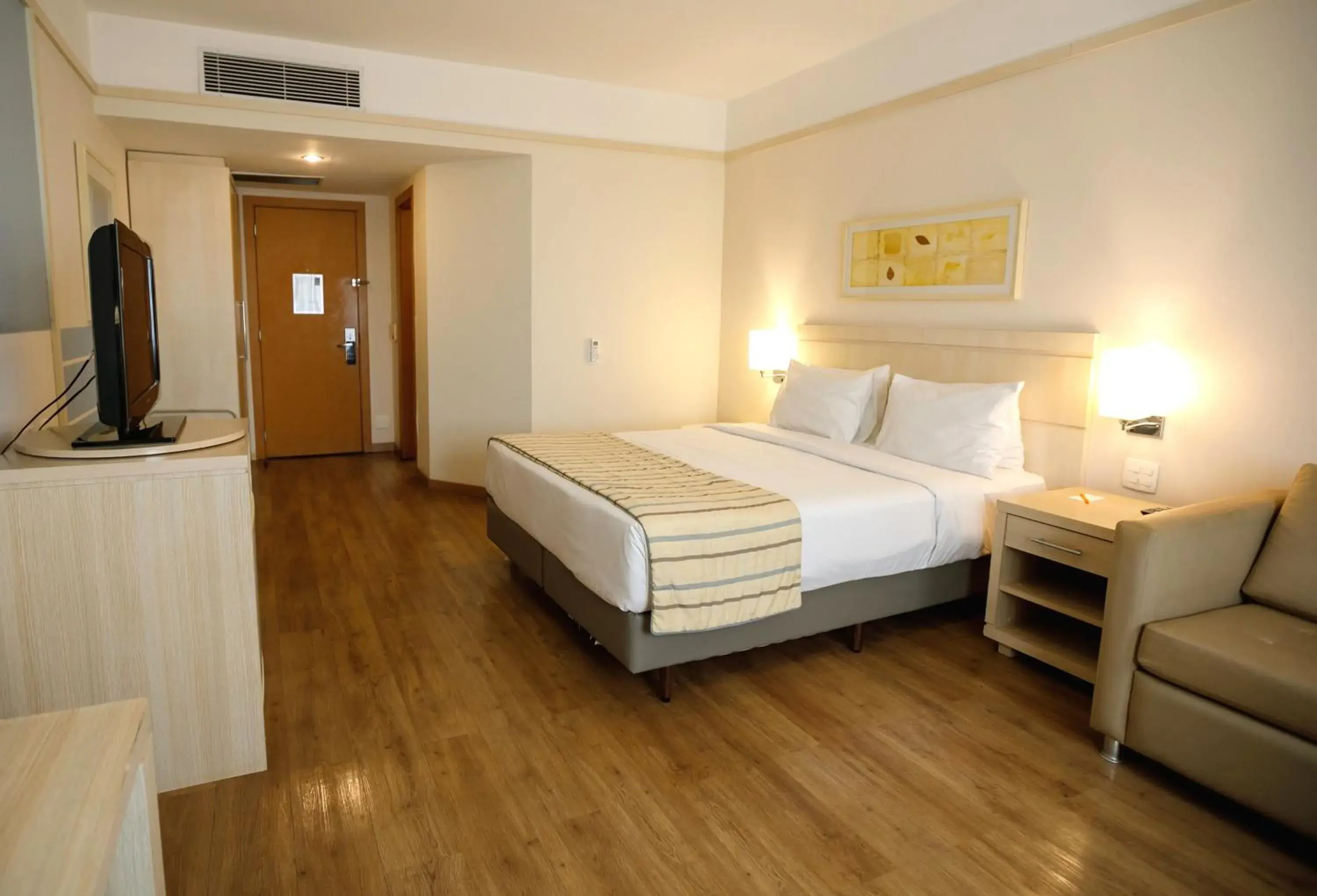 Superior Queen Room - single occupancy in Comfort Suites Londrina Superior Queen Room - single occupancy in Comfort Suites Londrina
