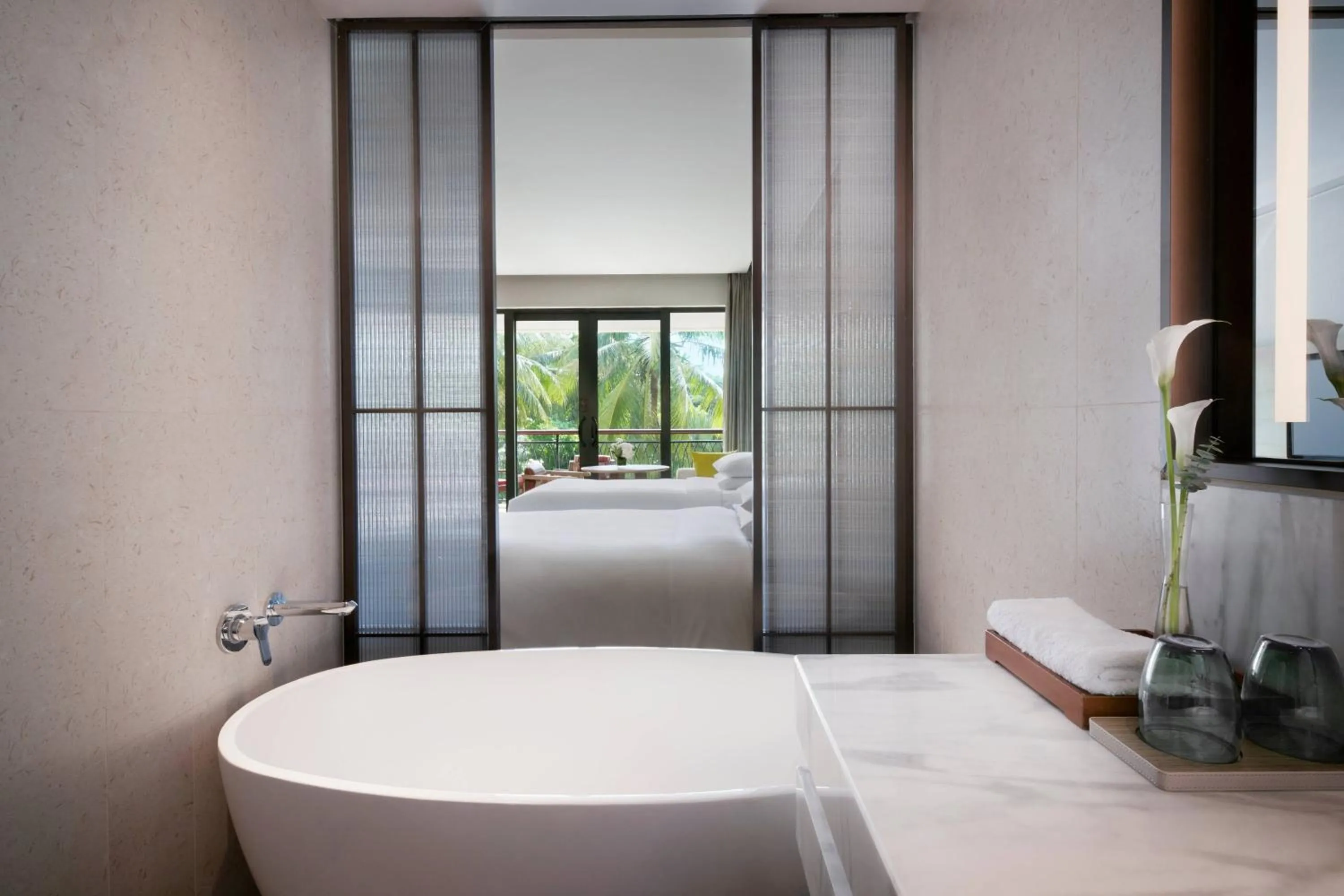 Bathroom, Bed in Sanya Marriott Yalong Bay Resort & Spa