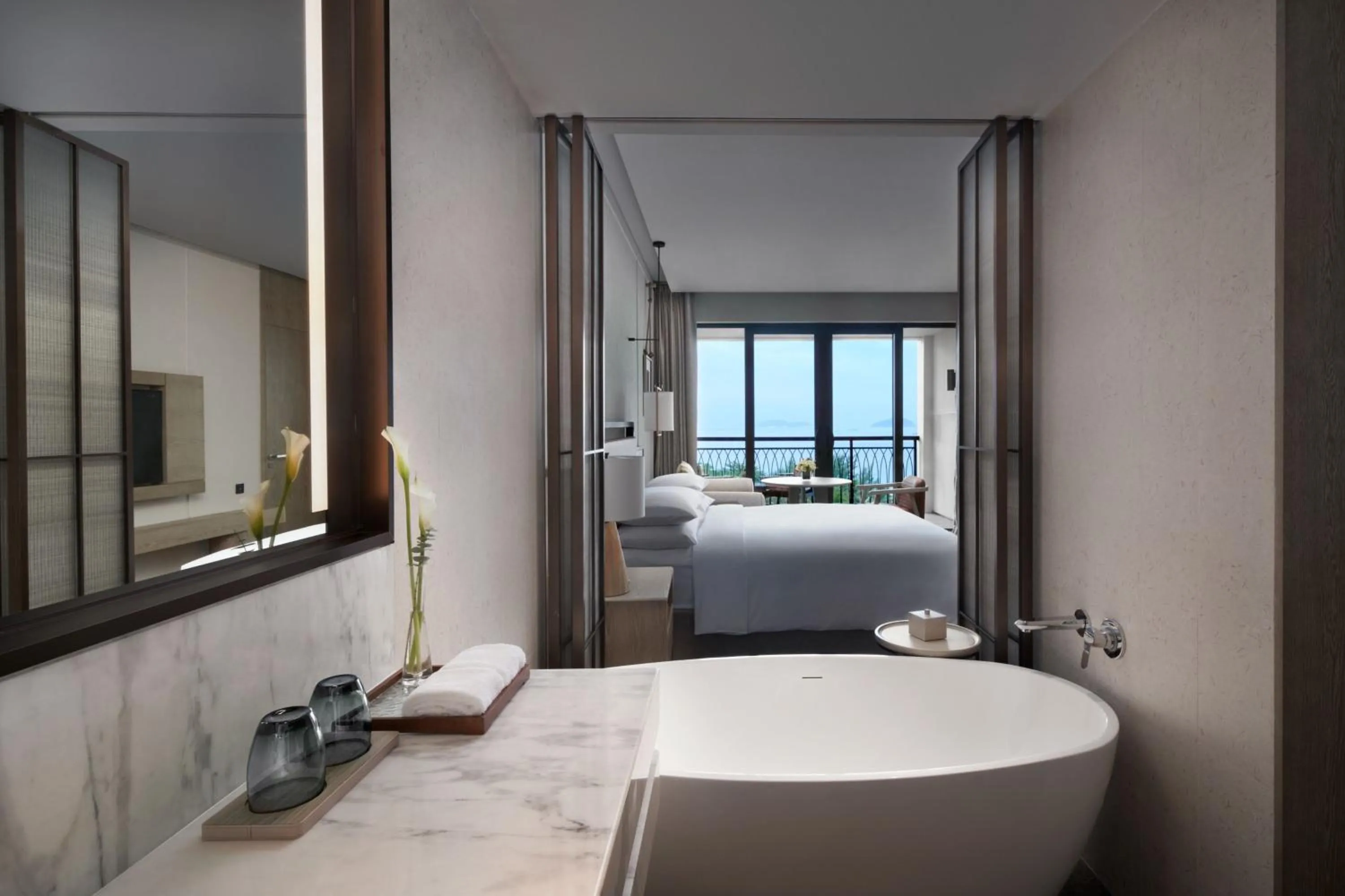 Bathroom, Bed in Sanya Marriott Yalong Bay Resort & Spa