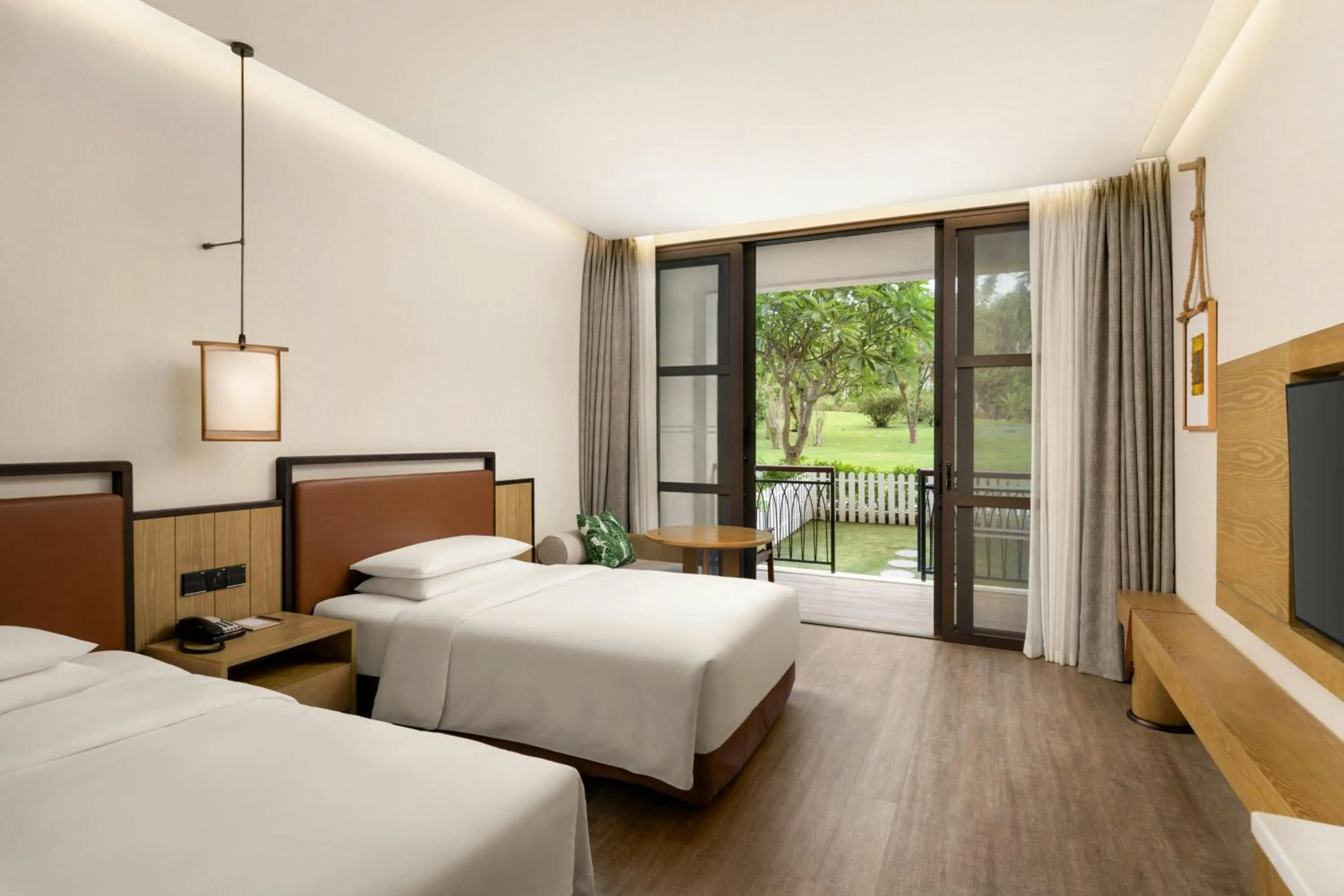 Photo of the whole room, Bed in Sanya Marriott Yalong Bay Resort & Spa