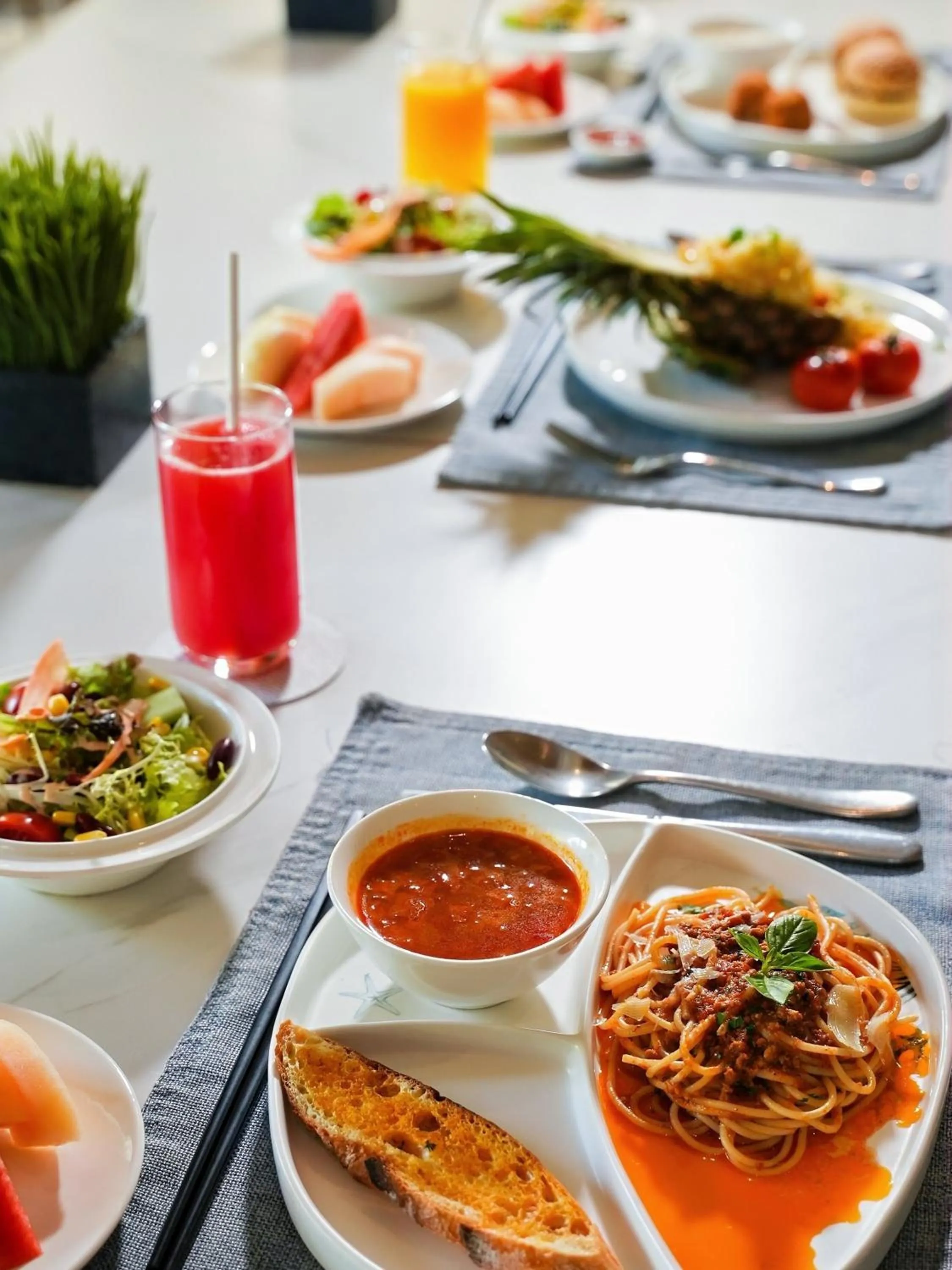 Lunch in Sanya Marriott Yalong Bay Resort & Spa