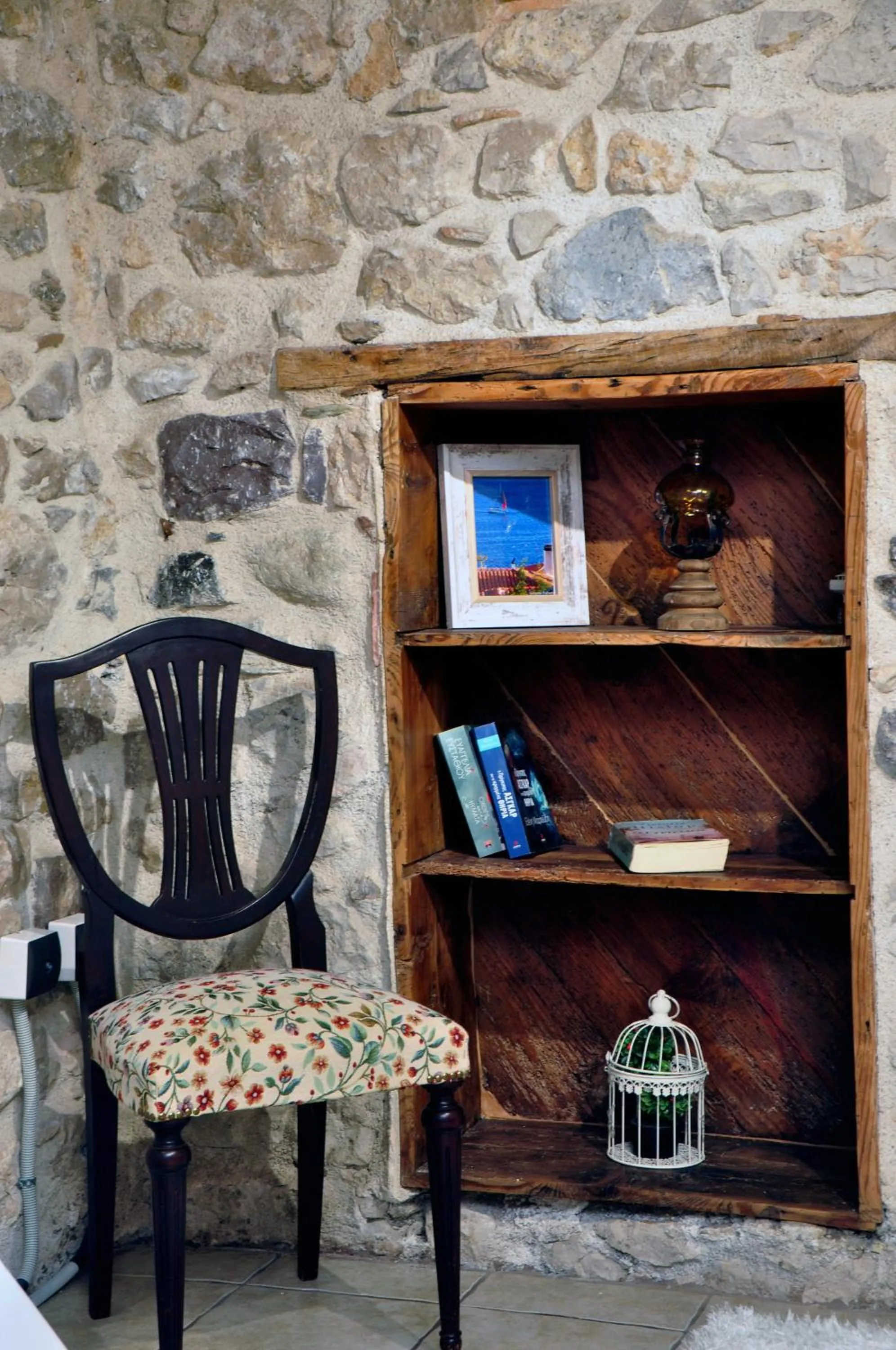 Library in Limni Stone Apartments