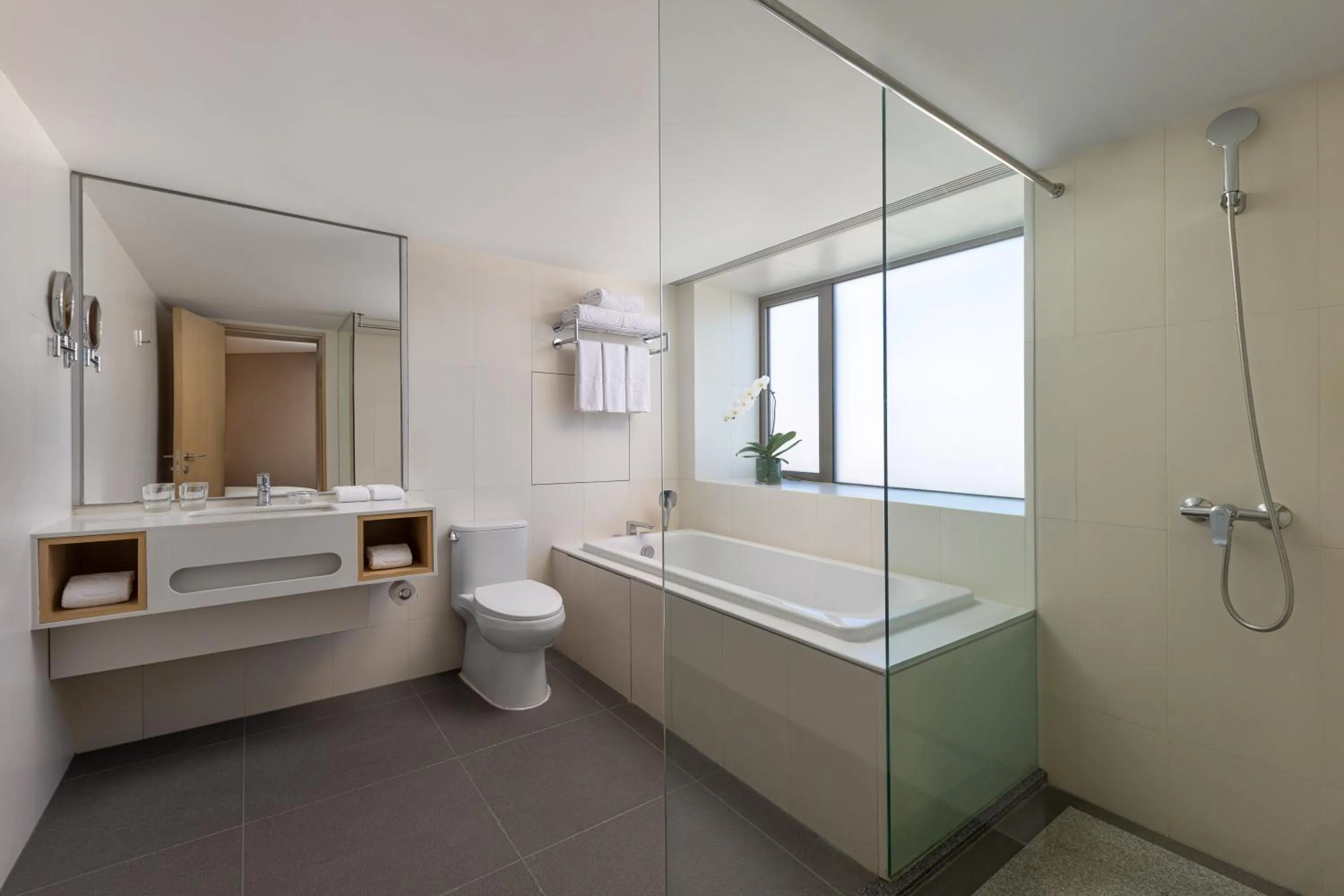 Shower in Sunworld Hotel Wangfujing