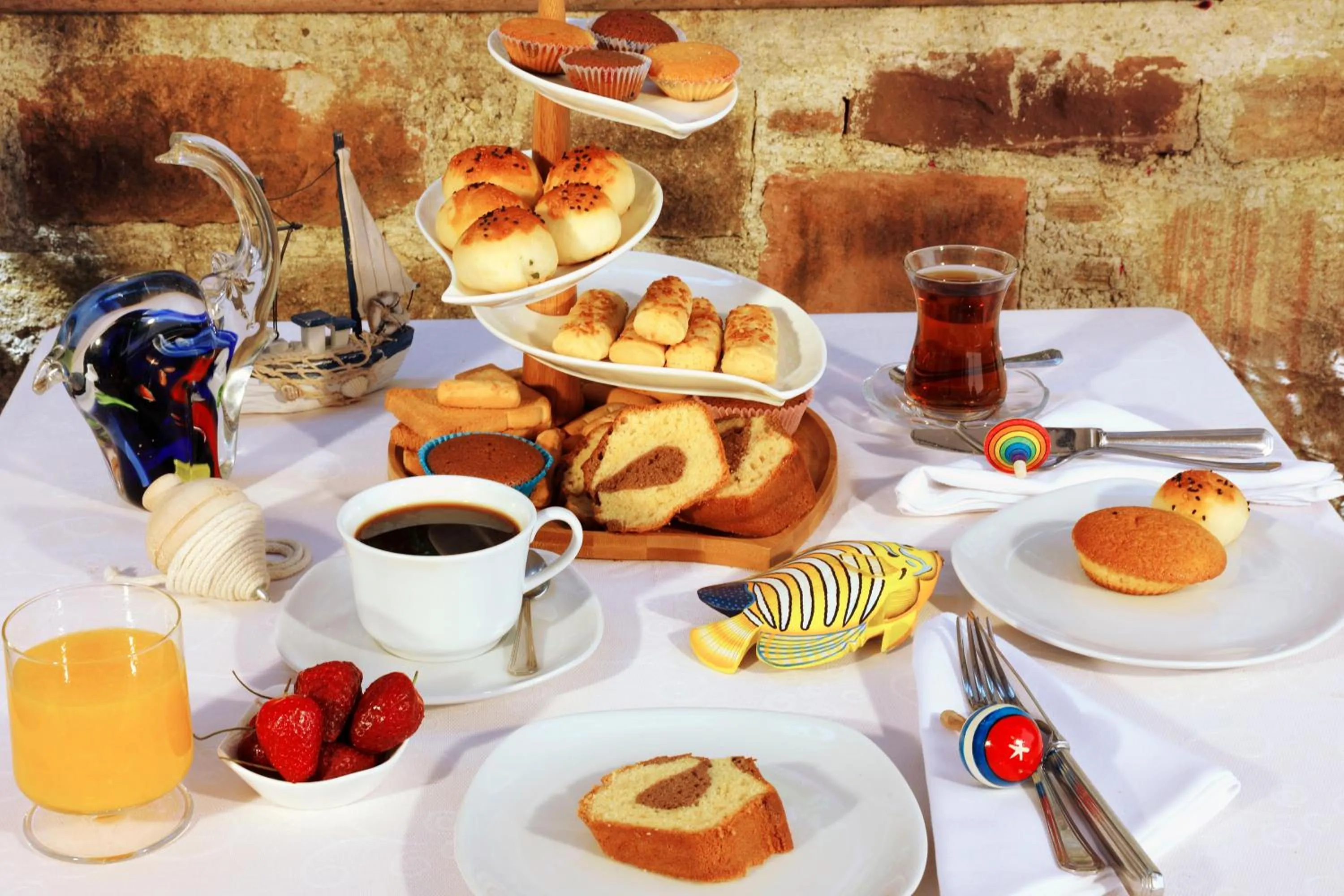 Breakfast in YundAntik Cunda Konaklari