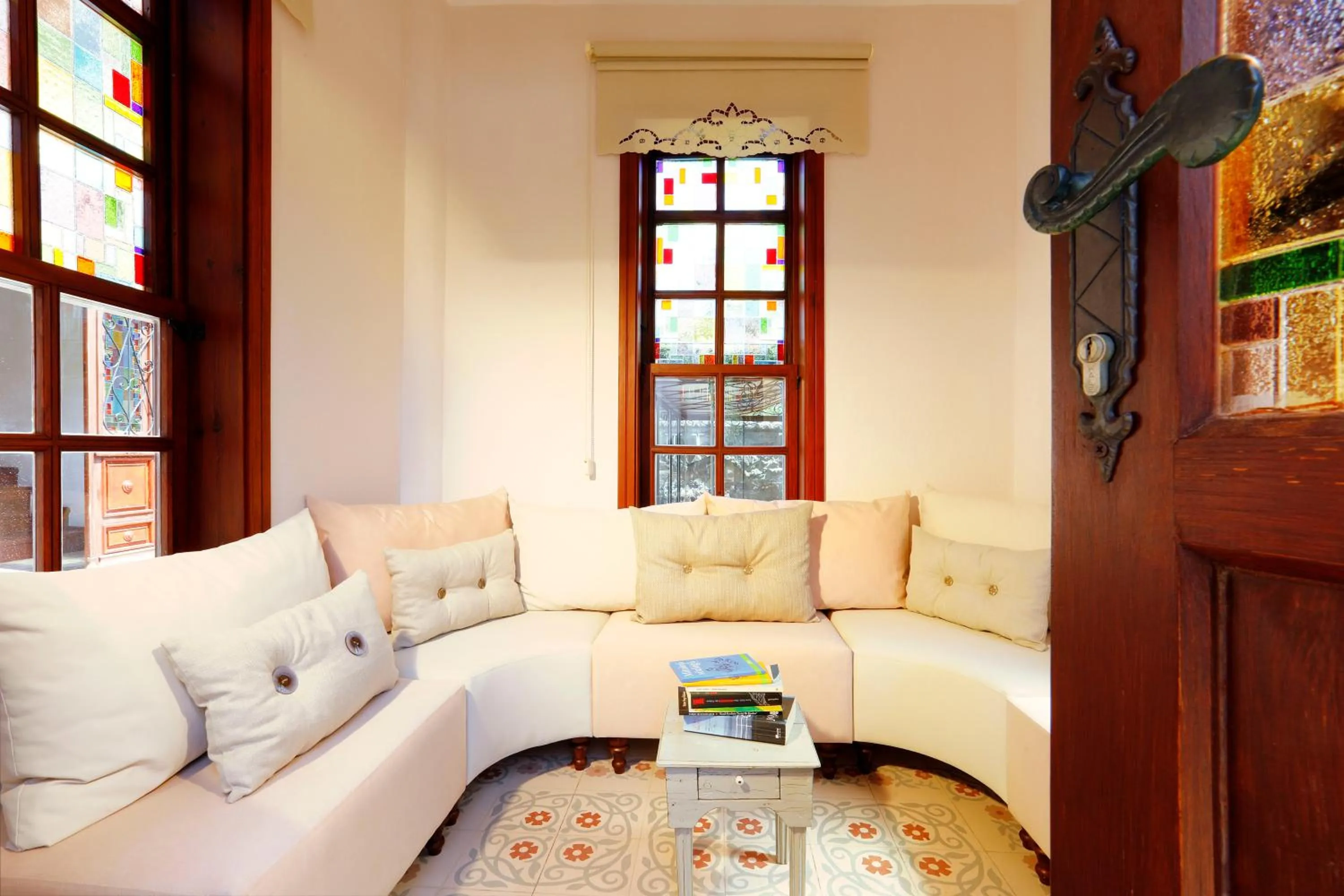 Seating area in YundAntik Cunda Konaklari