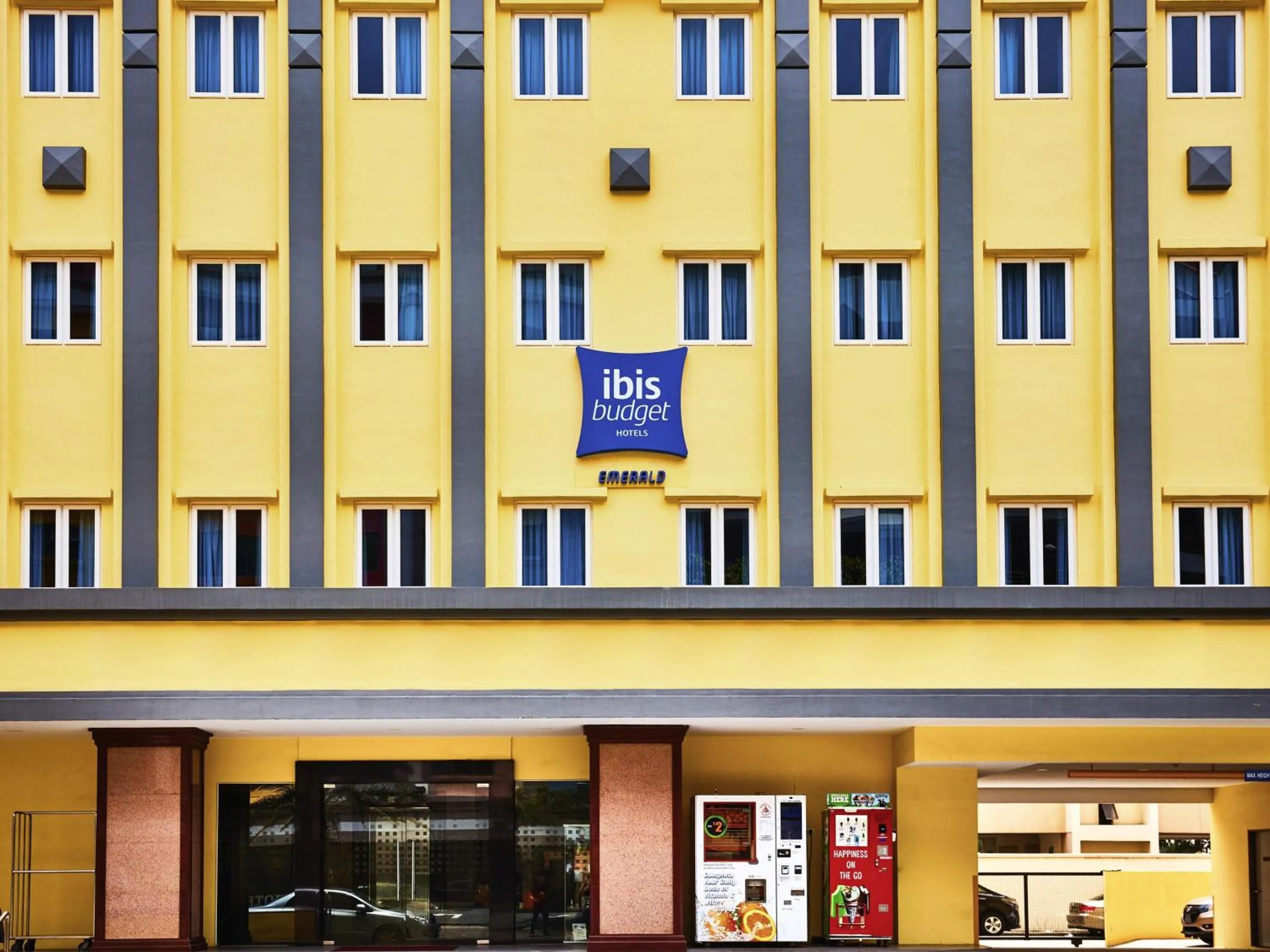 Property building in ibis budget Singapore Emerald
