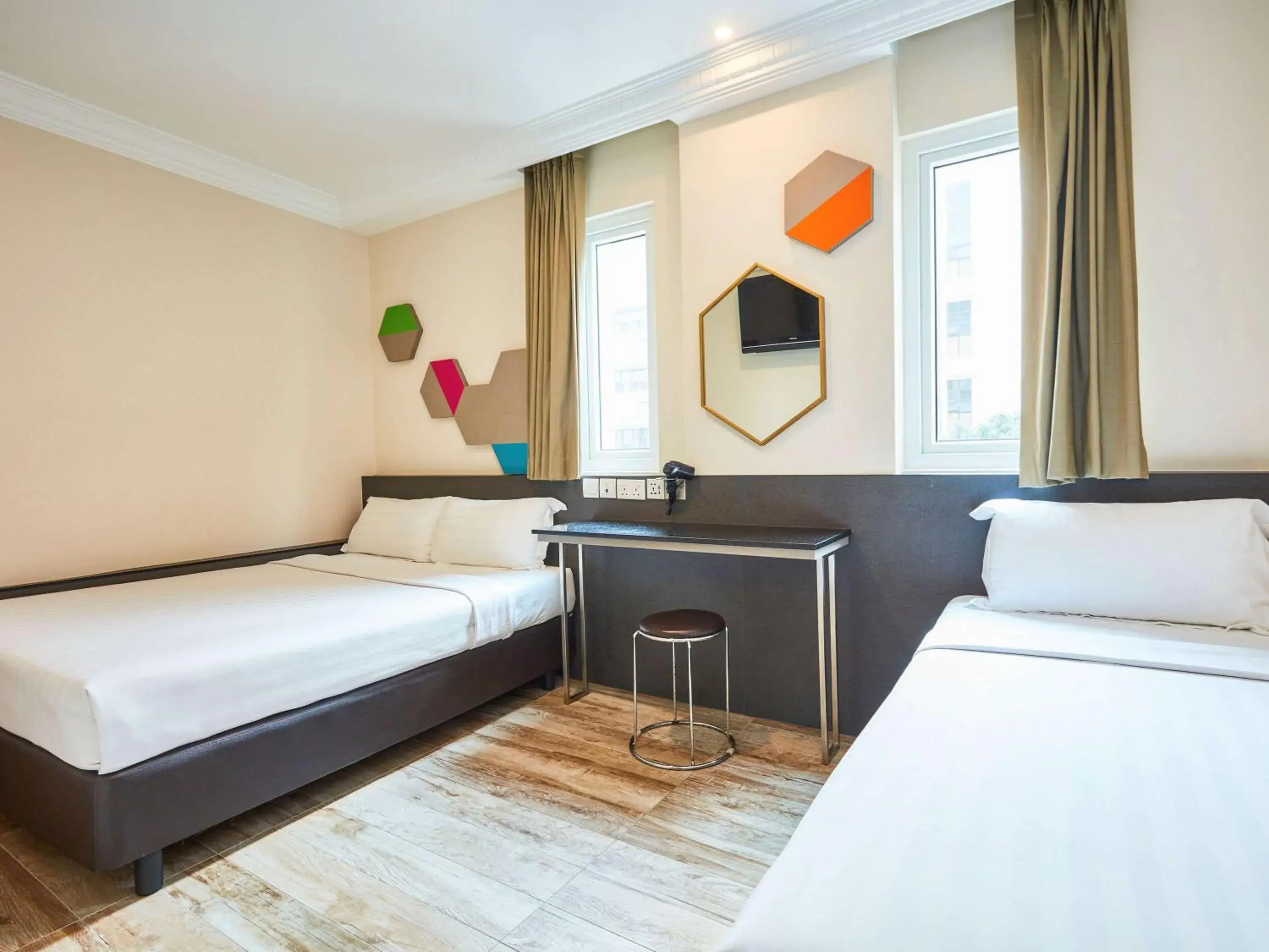 Bedroom, Bed in ibis budget Singapore Emerald Bedroom, Bed in ibis budget Singapore Emerald