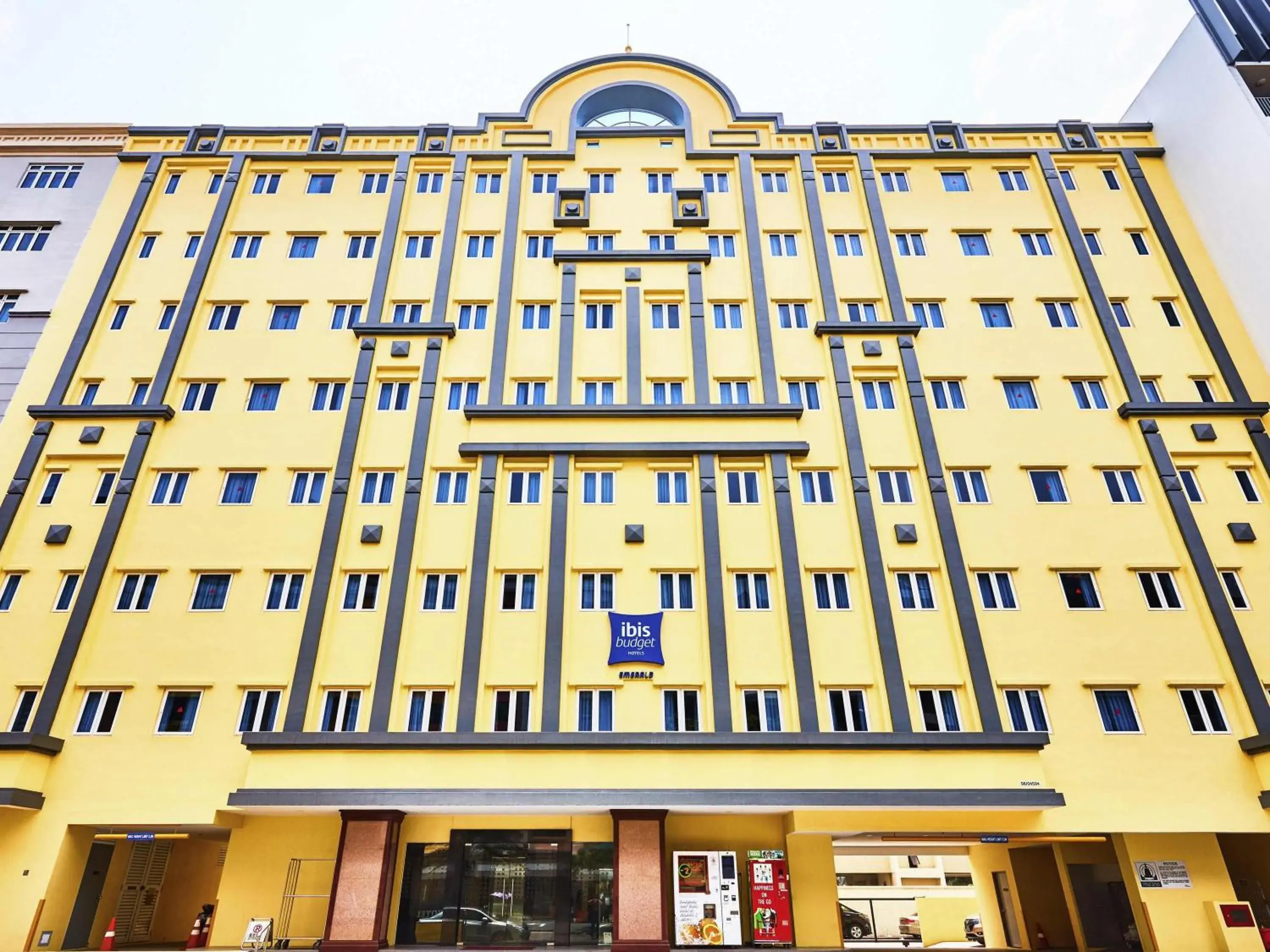 Property building in ibis budget Singapore Emerald Property building in ibis budget Singapore Emerald