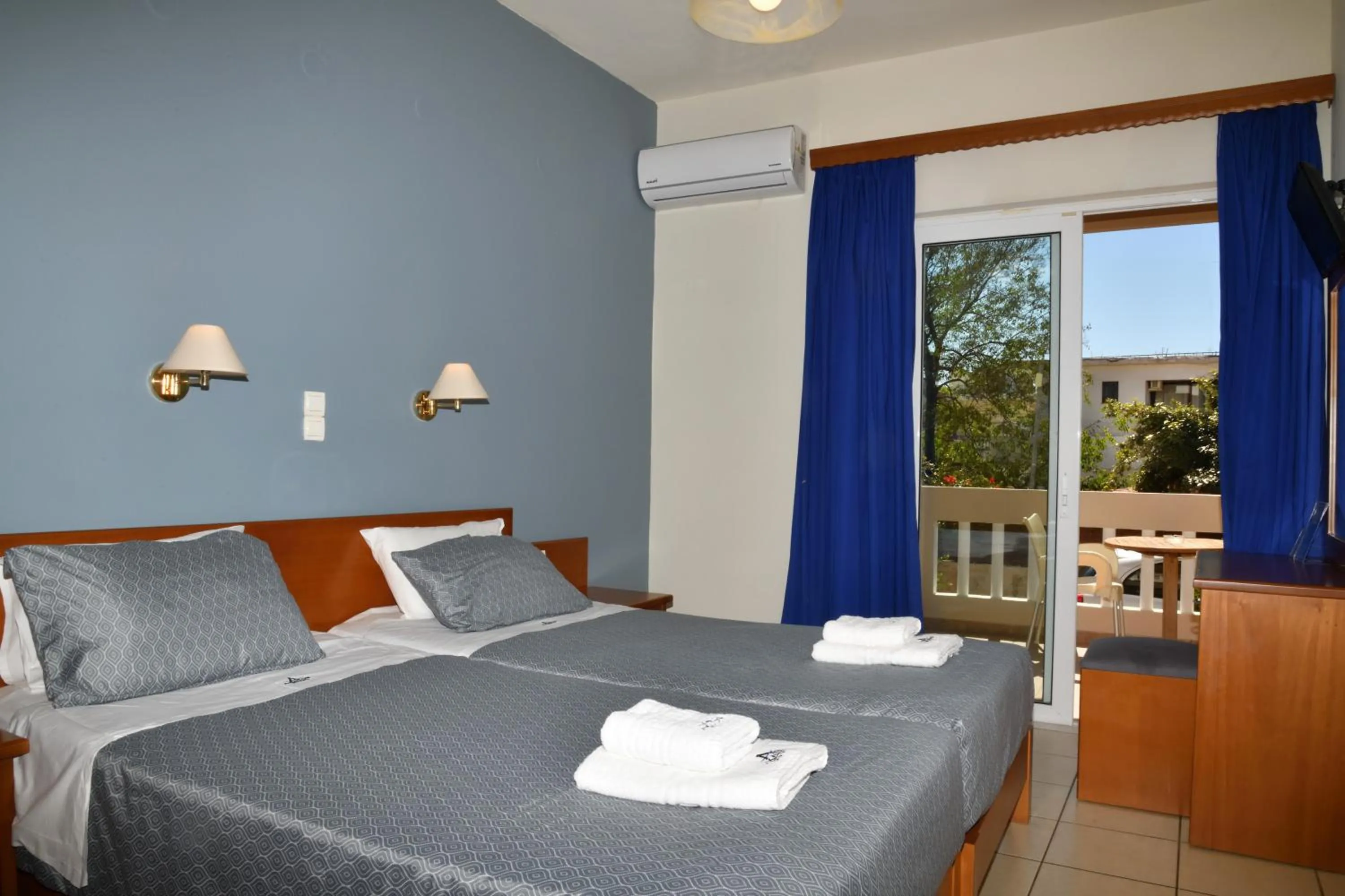 Photo of the whole room, Bed in Akatos Hotel