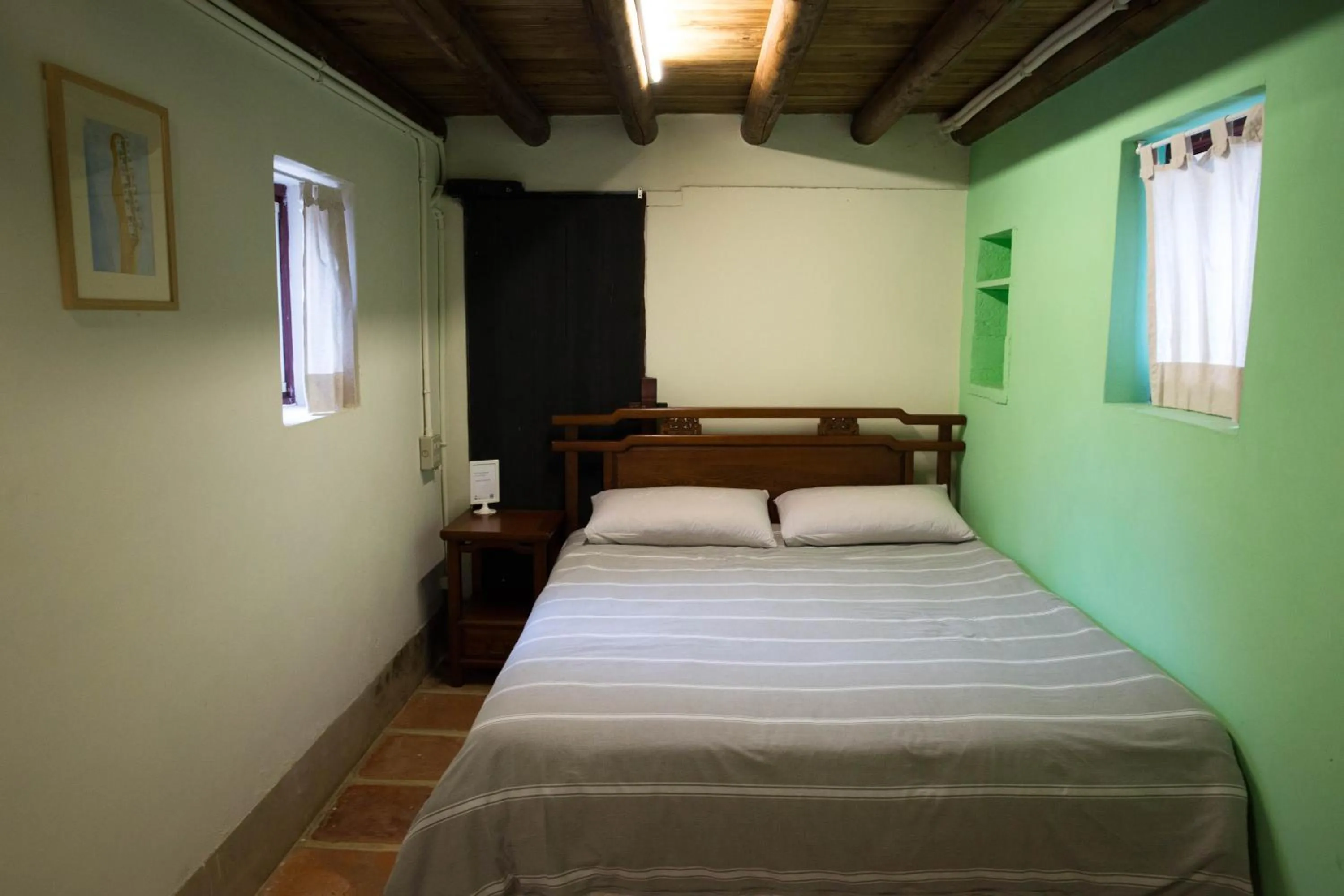 Photo of the whole room, Bed in Live Guest House