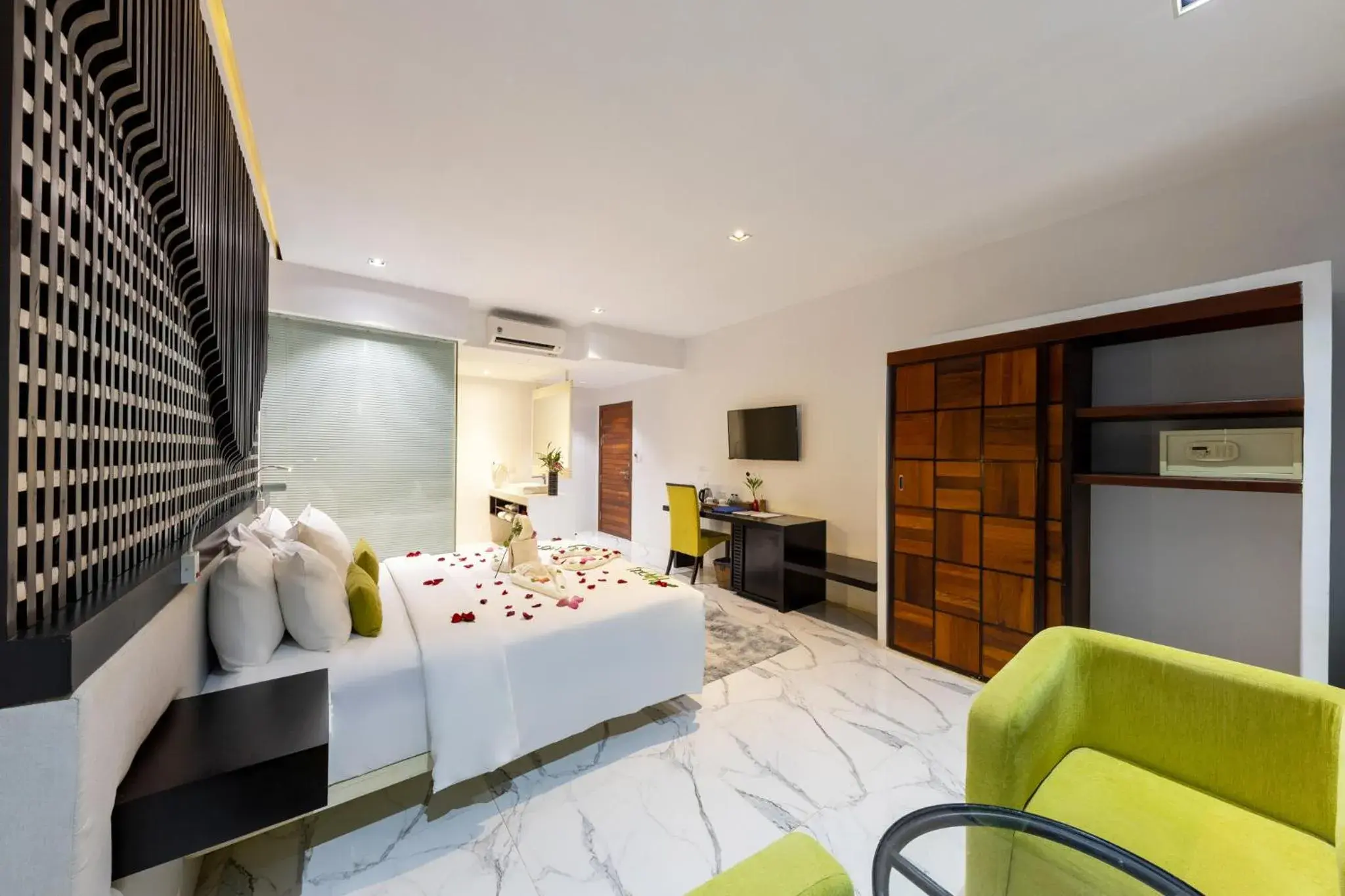 Luxury Honeymoon suite in King Rock Residence Luxury Honeymoon suite in King Rock Residence