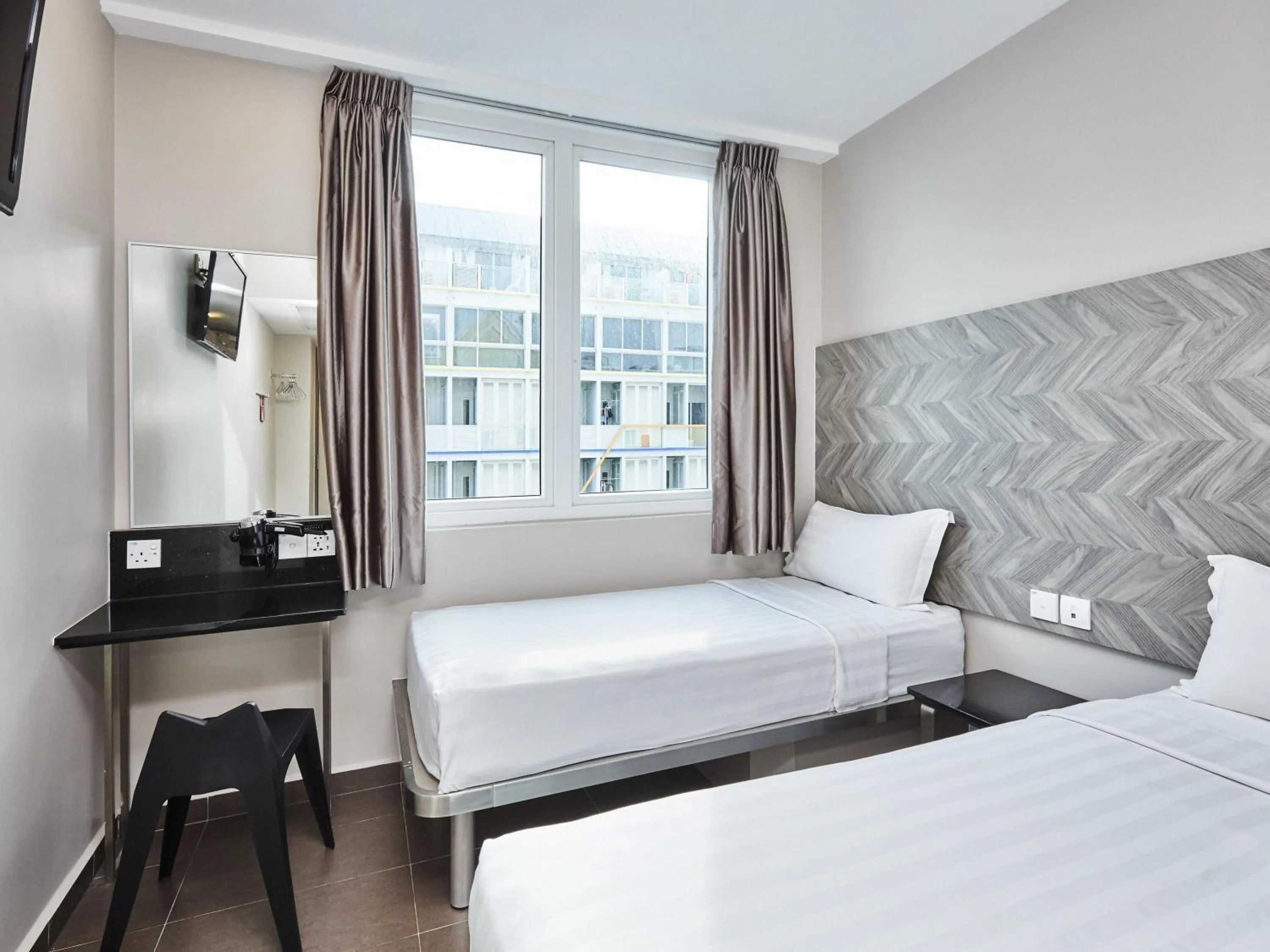 Bedroom, Bed in ibis budget Singapore Ruby