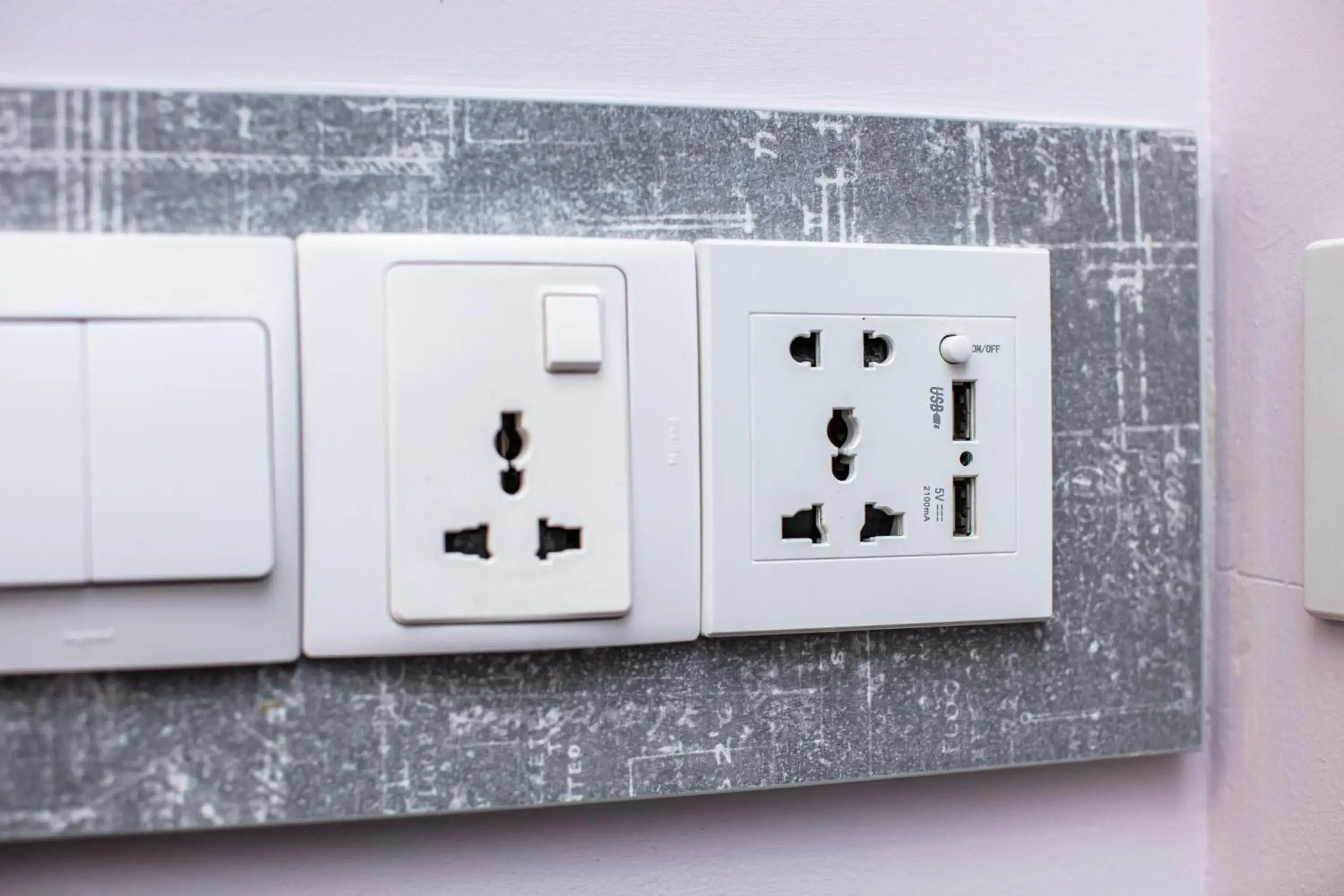 TV and multimedia in ibis budget Singapore Ruby TV and multimedia in ibis budget Singapore Ruby