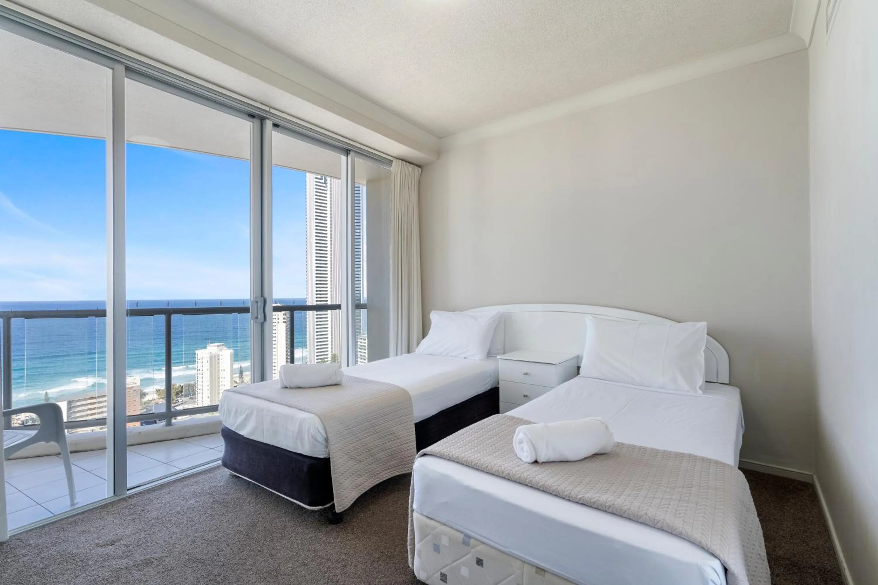 Bed in Chevron Renaissance - Private Apartments - Hosted by Coastal Letting Co.