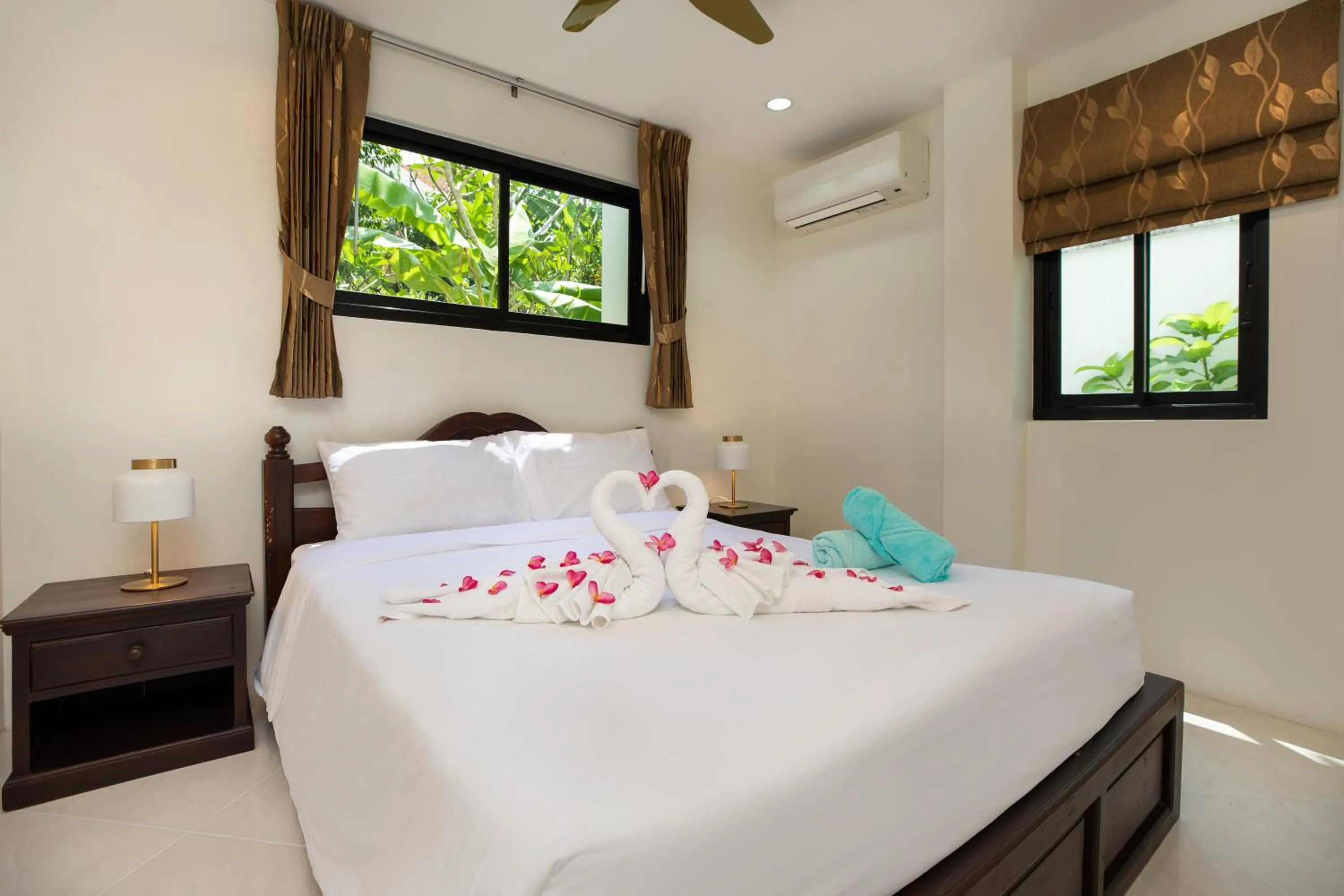 Bed in Baan Chom View Kamala - SHA Plus