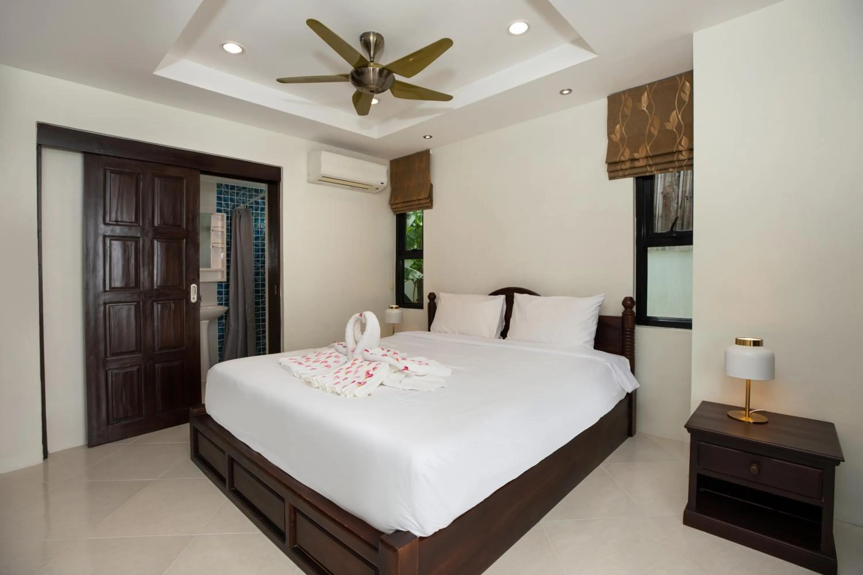 Bed in Baan Chom View Kamala - SHA Plus