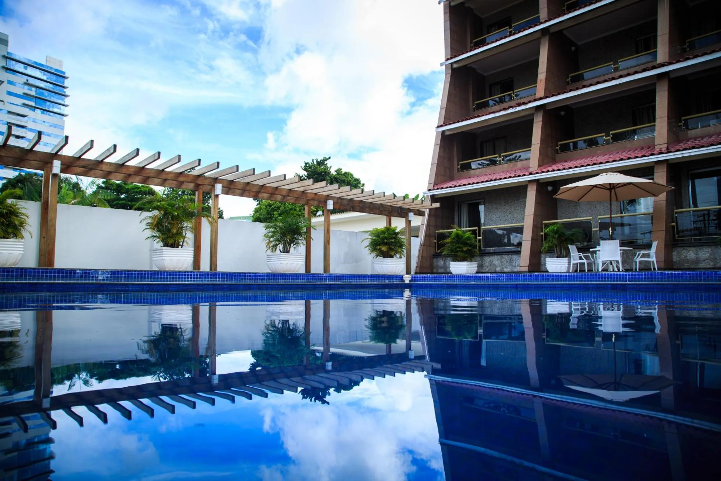 Swimming pool in Da Vinci Hotel & Conventions - by Easy Hotéis