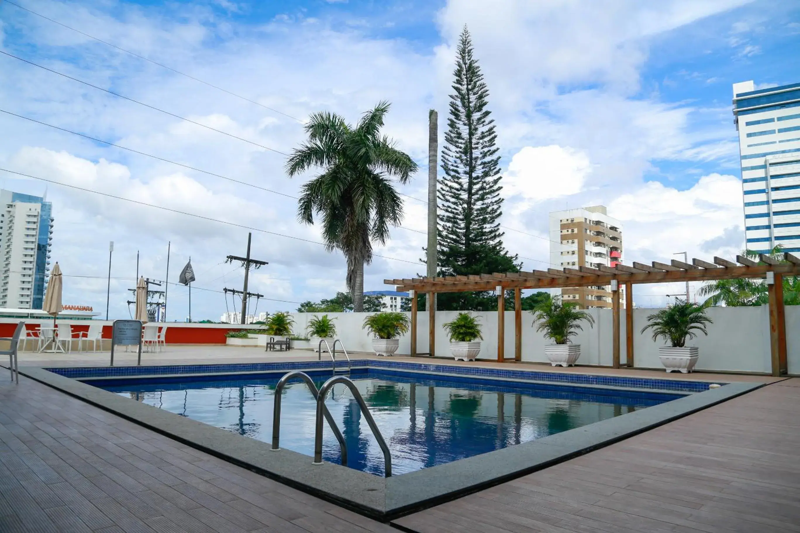 Swimming pool in Da Vinci Hotel & Conventions - by Easy Hotéis Swimming pool in Da Vinci Hotel & Conventions - by Easy Hotéis