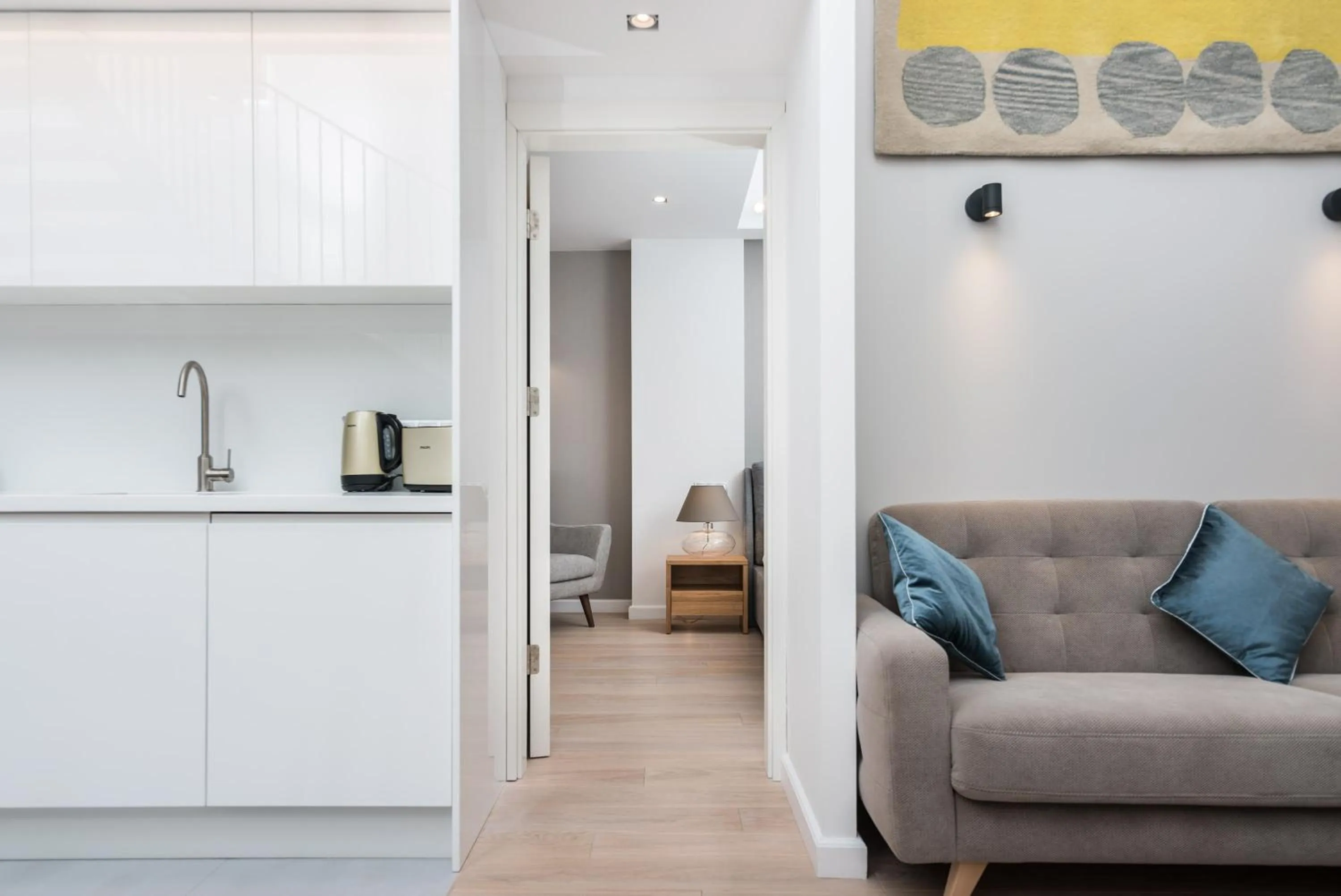 Bed in Venetian House Market Square Aparthotel