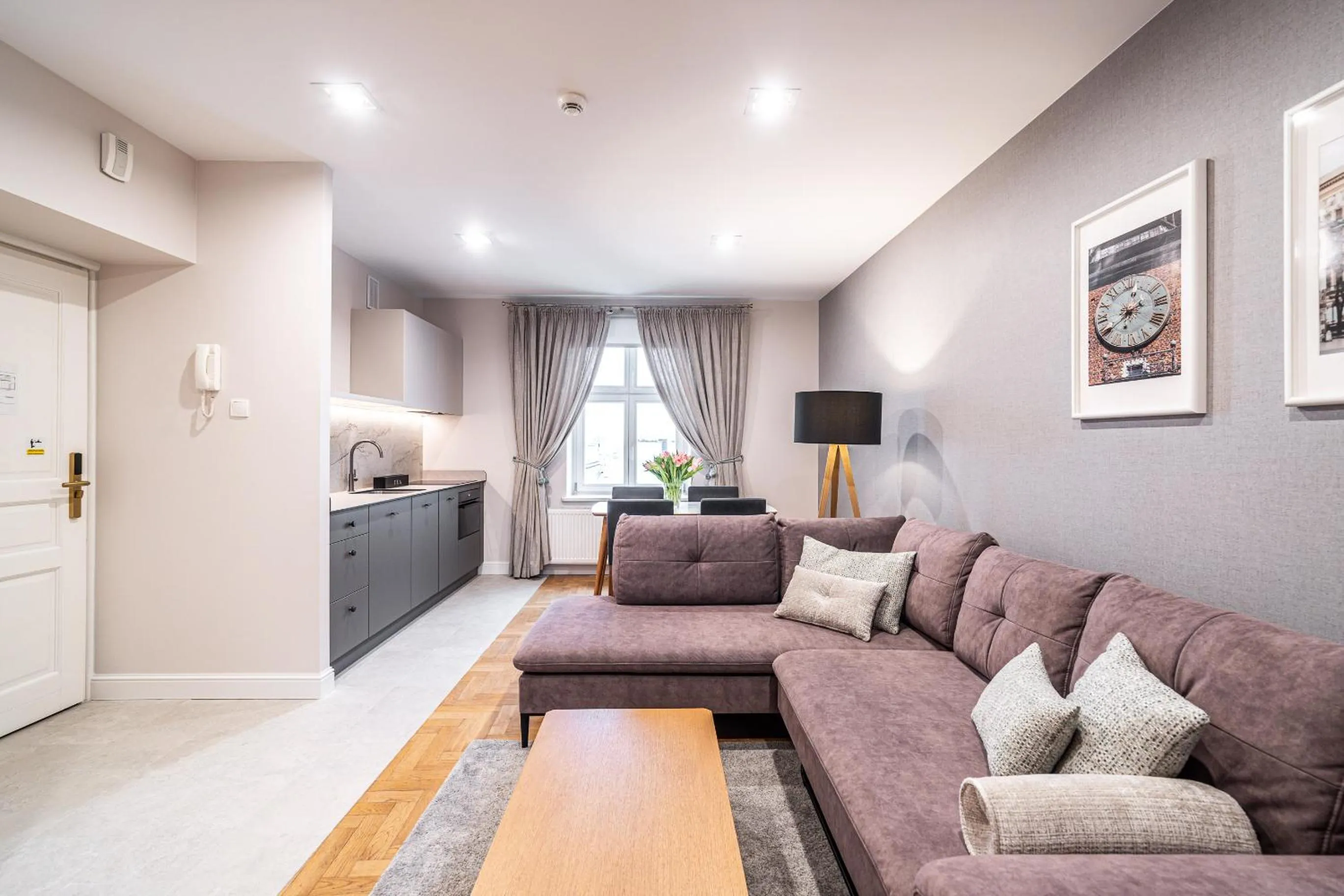 Kitchen or kitchenette in Venetian House Market Square Aparthotel