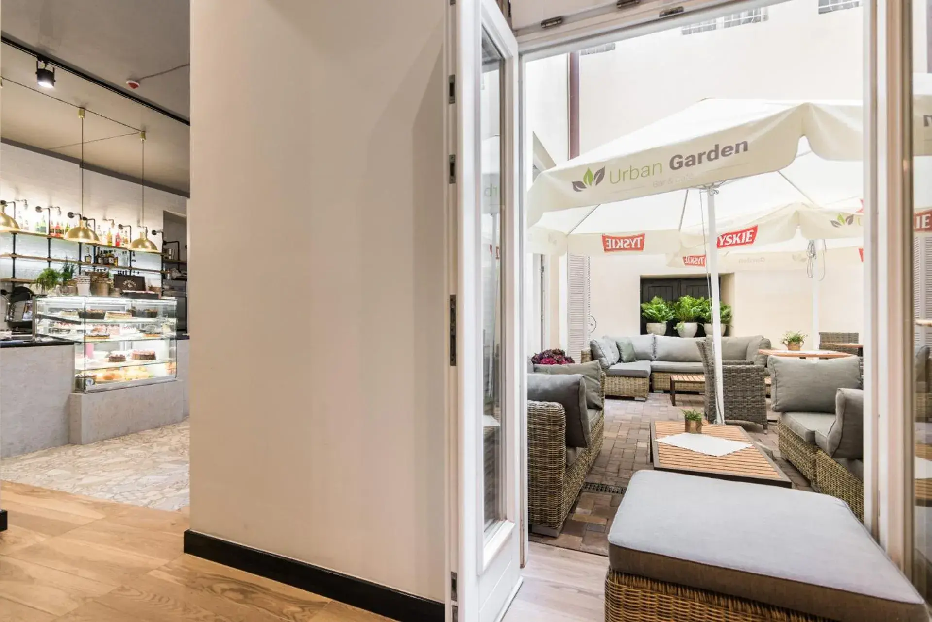 Restaurant/places to eat in Venetian House Market Square Aparthotel Restaurant/places to eat in Venetian House Market Square Aparthotel