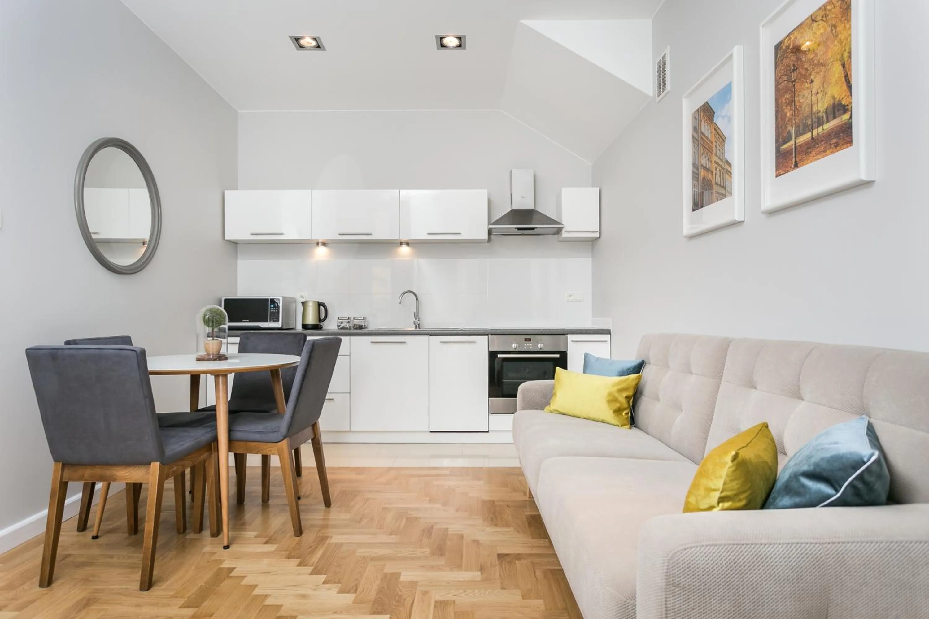 Kitchen or kitchenette in Venetian House Market Square Aparthotel