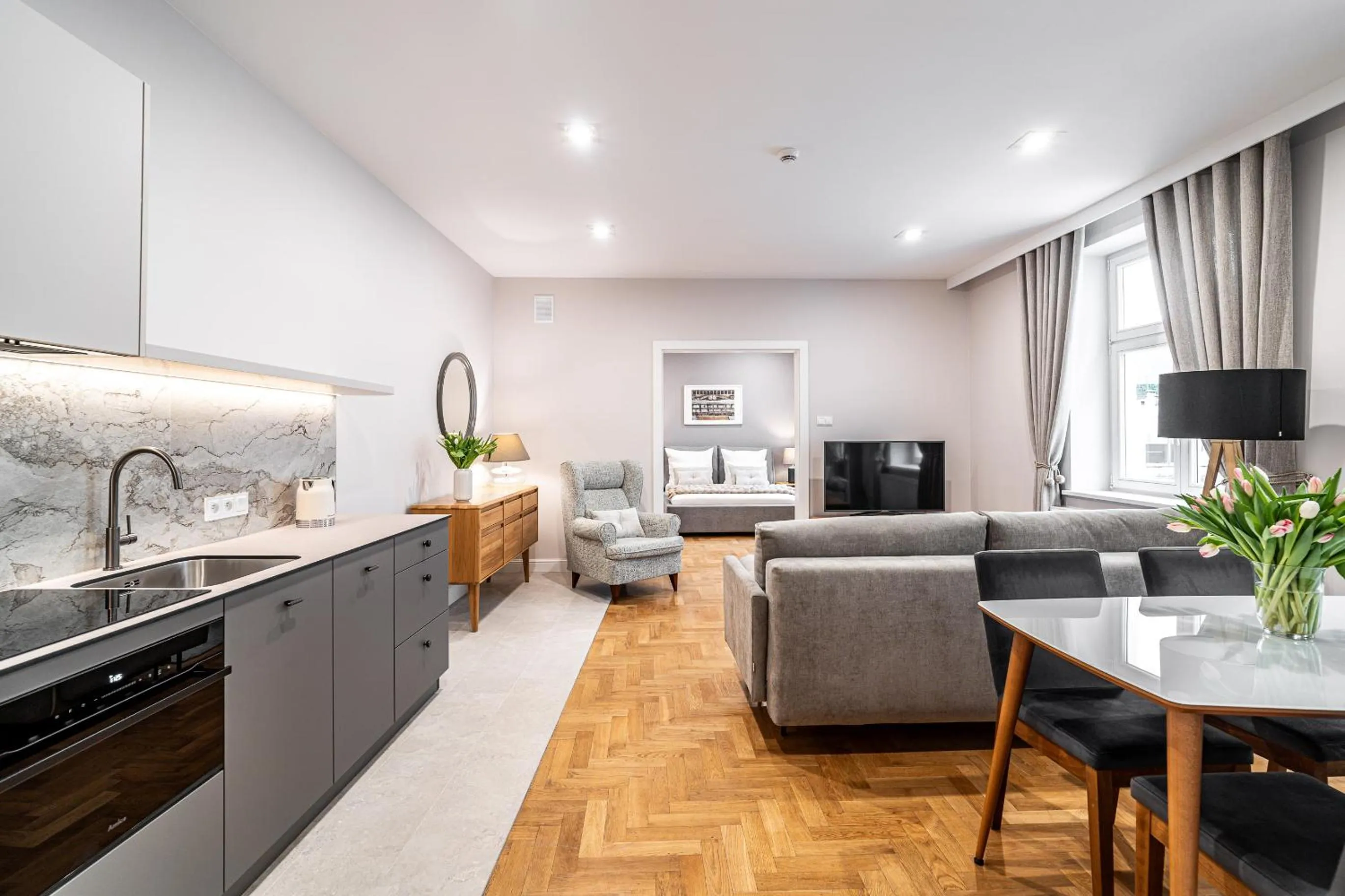 TV and multimedia in Venetian House Market Square Aparthotel