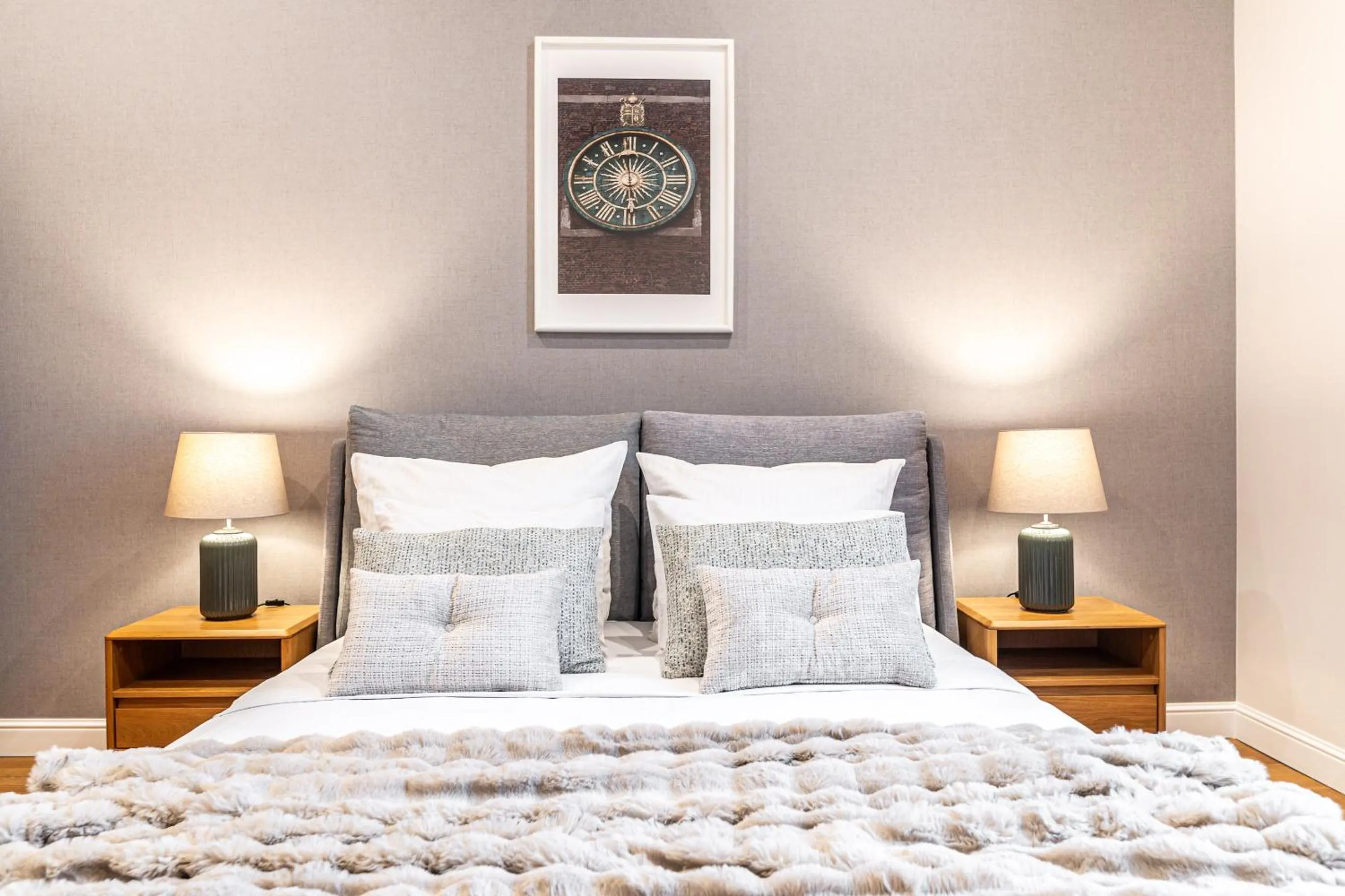 Bed in Venetian House Market Square Aparthotel