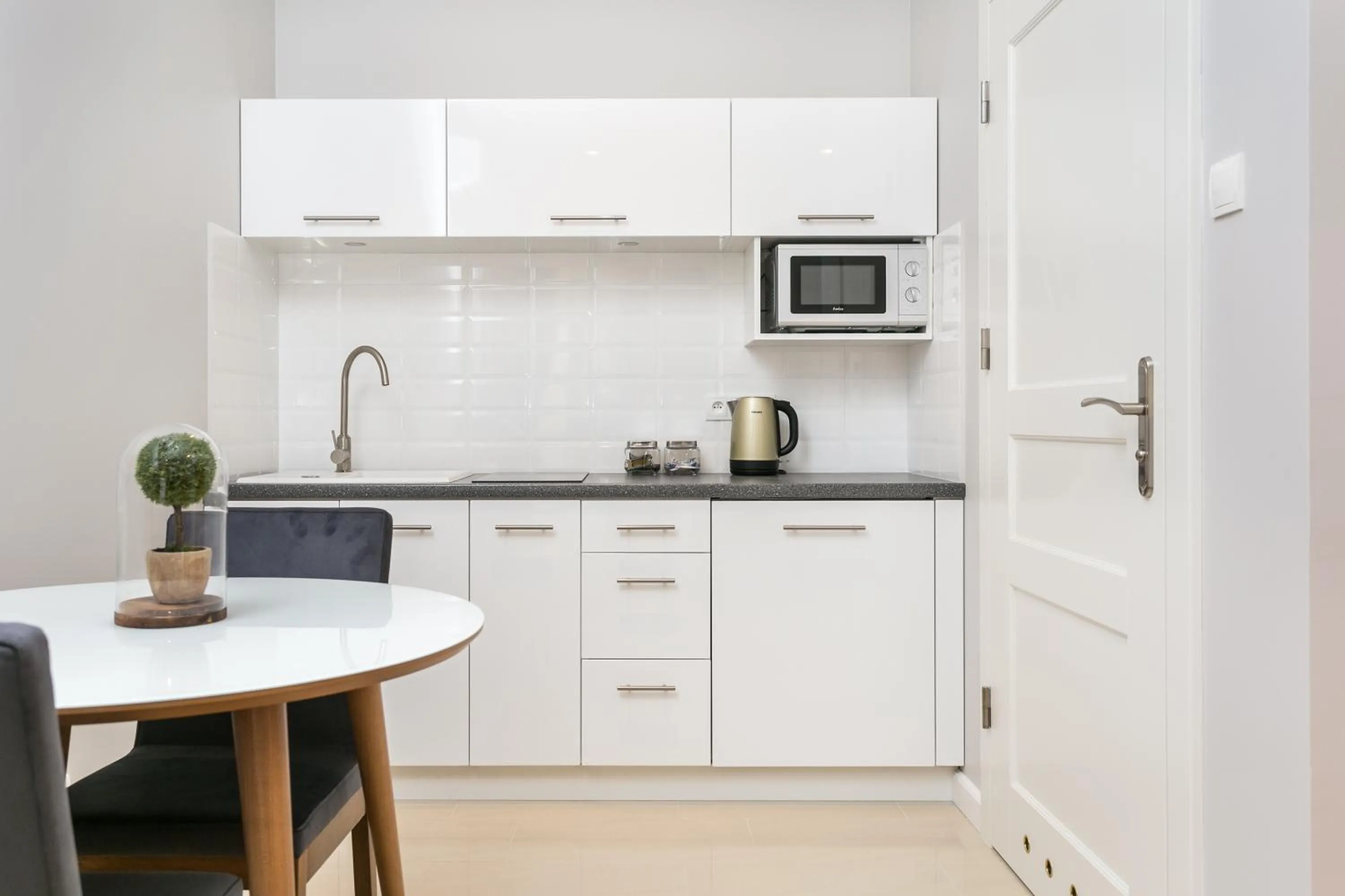 Coffee/tea facilities in Venetian House Market Square Aparthotel