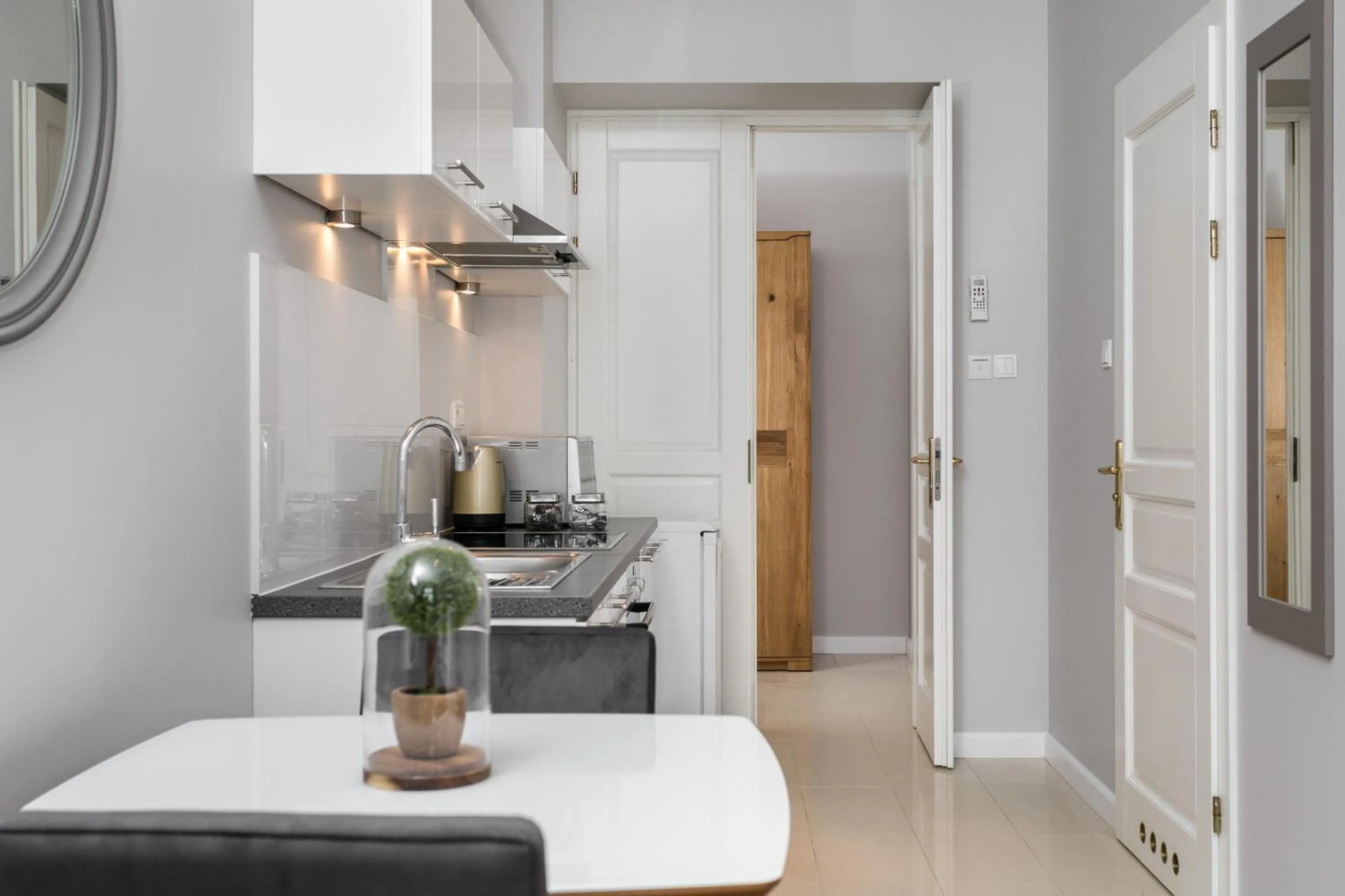 Coffee/tea facilities in Venetian House Market Square Aparthotel