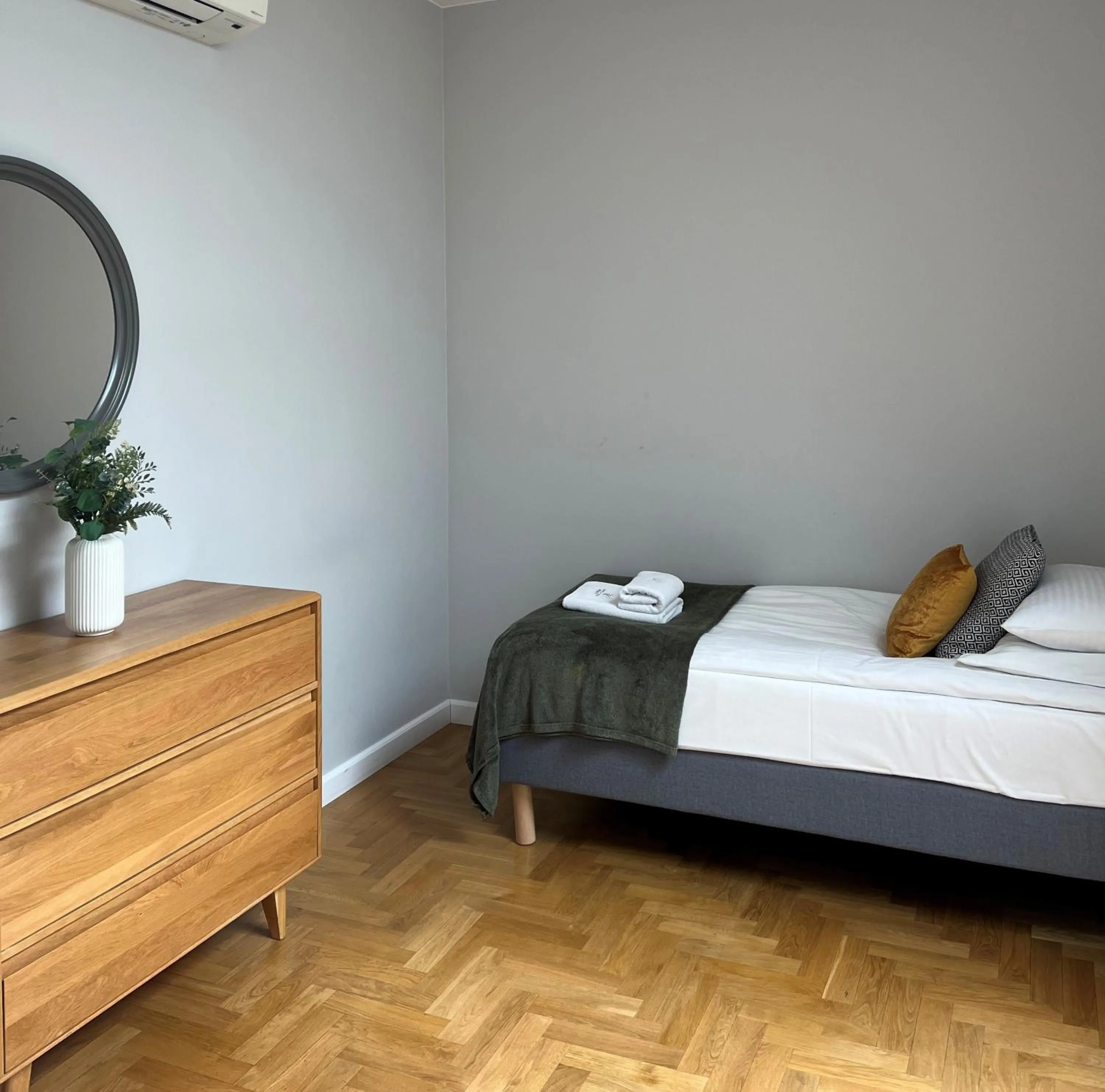 Bed in Venetian House Market Square Aparthotel