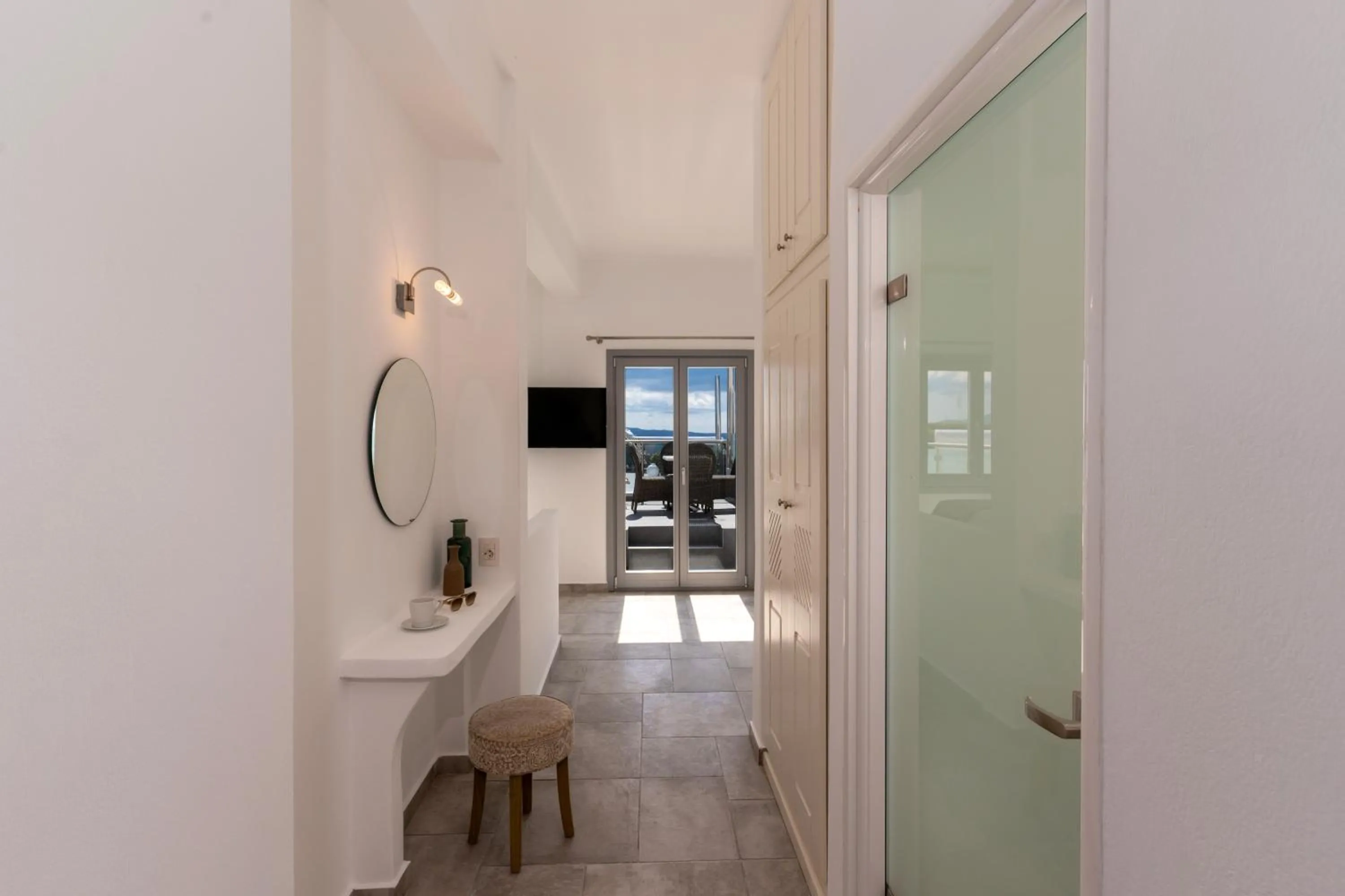 Enalion White Suites Oia