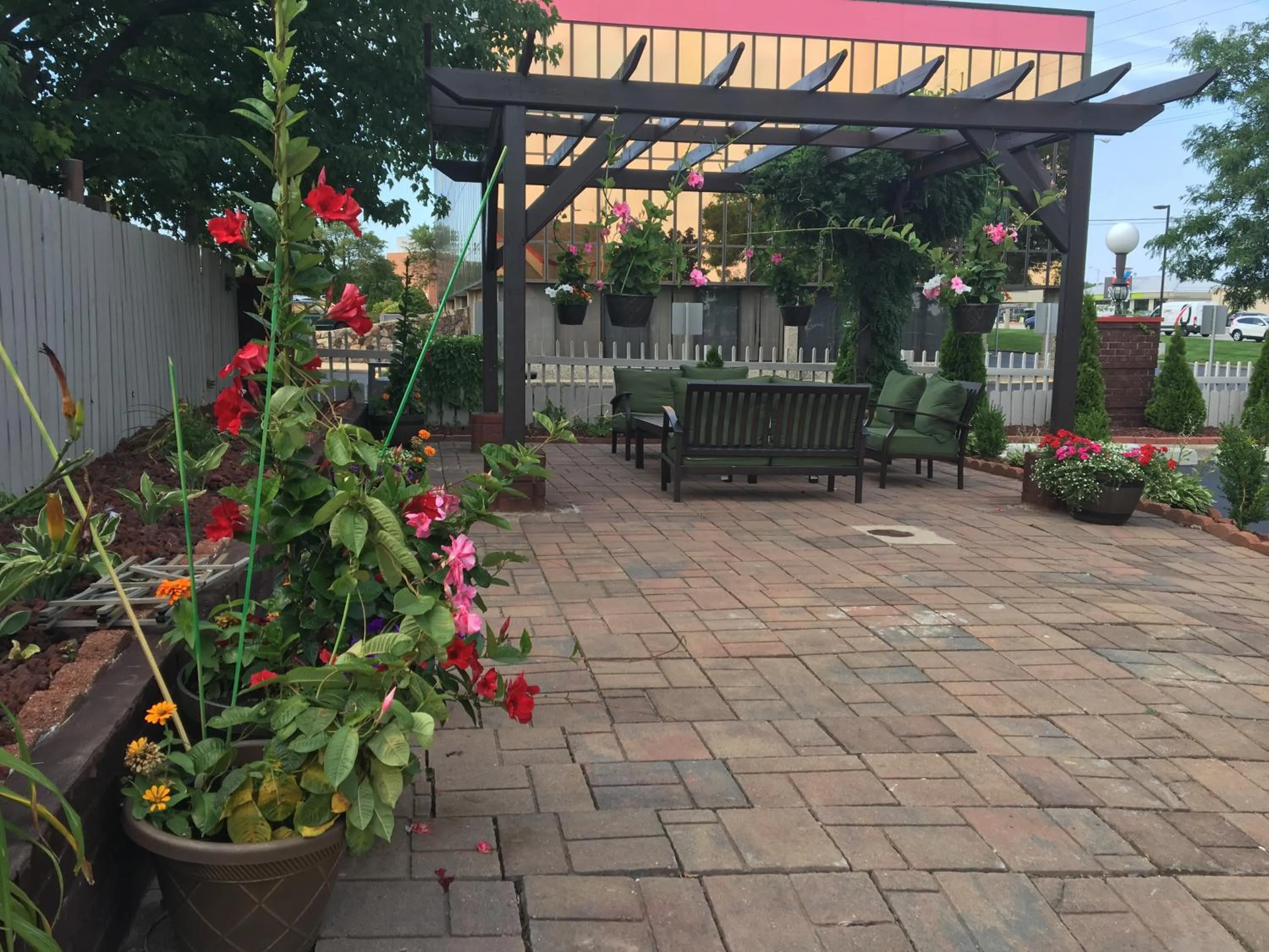 BBQ facilities in Affordable Suites of America Grand Rapids