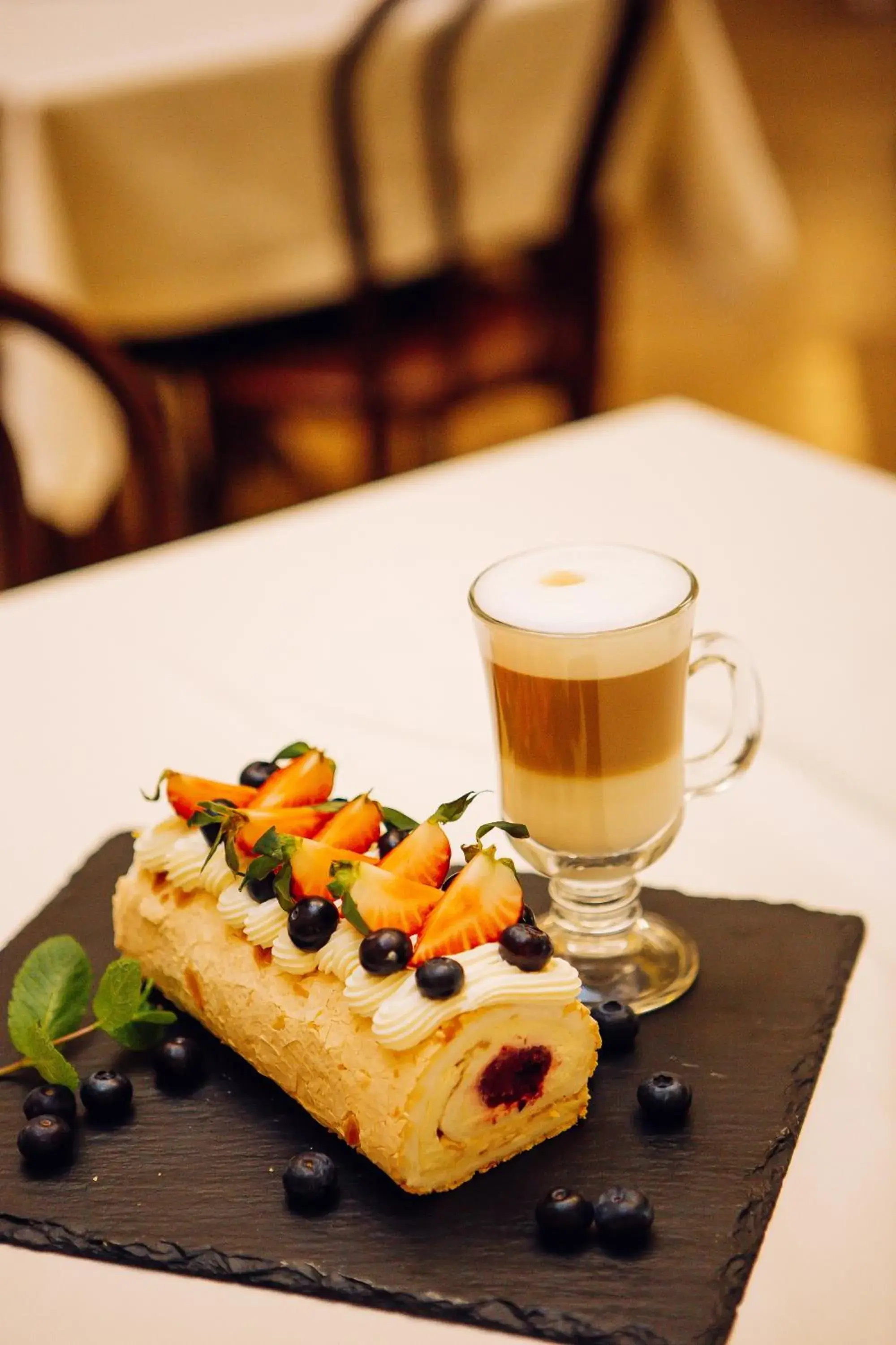 Restaurant/places to eat in George Hotel Restaurant/places to eat in George Hotel