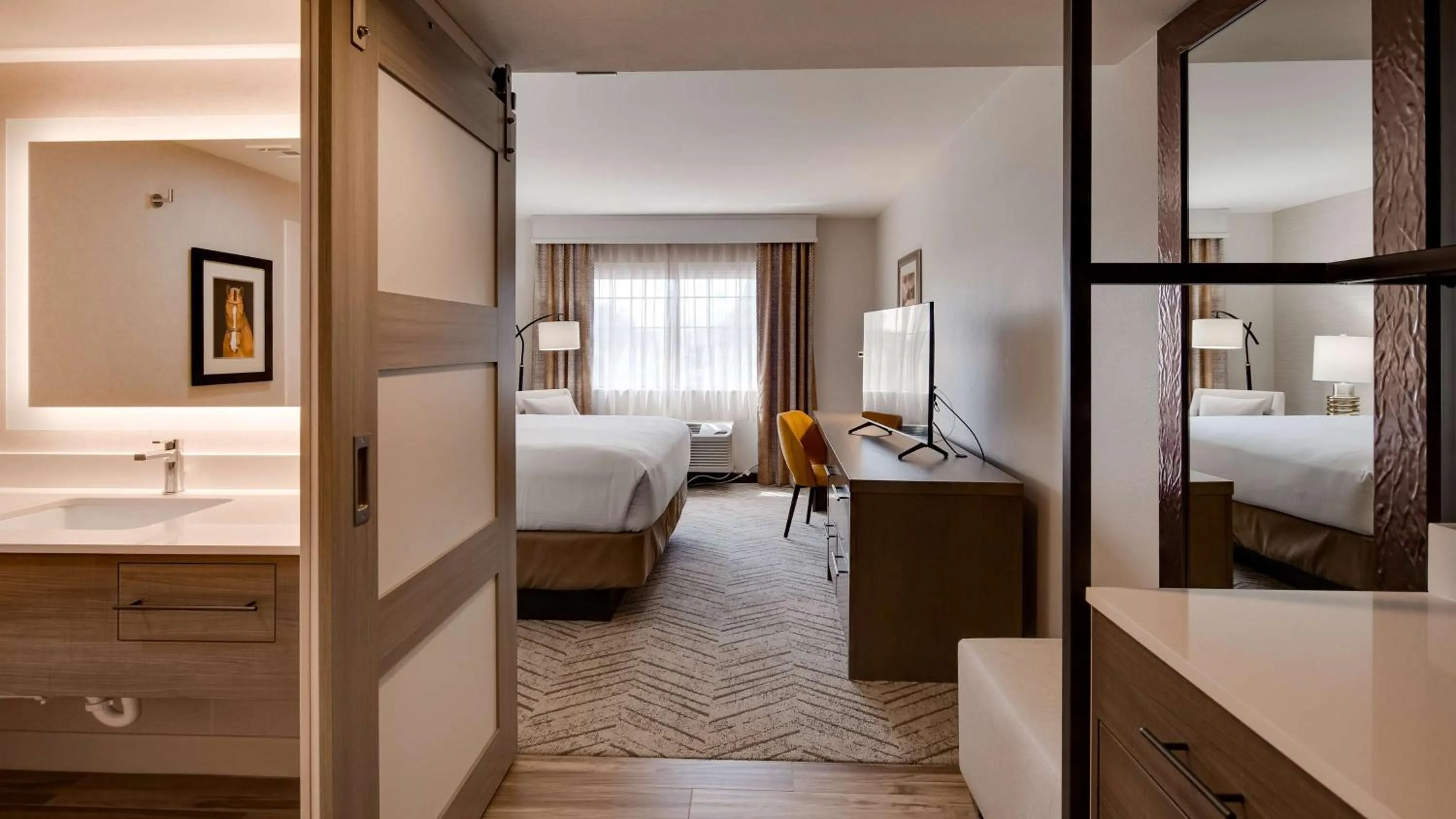 Bedroom, Bed in Aiden by Best Western @ Scottsdale North