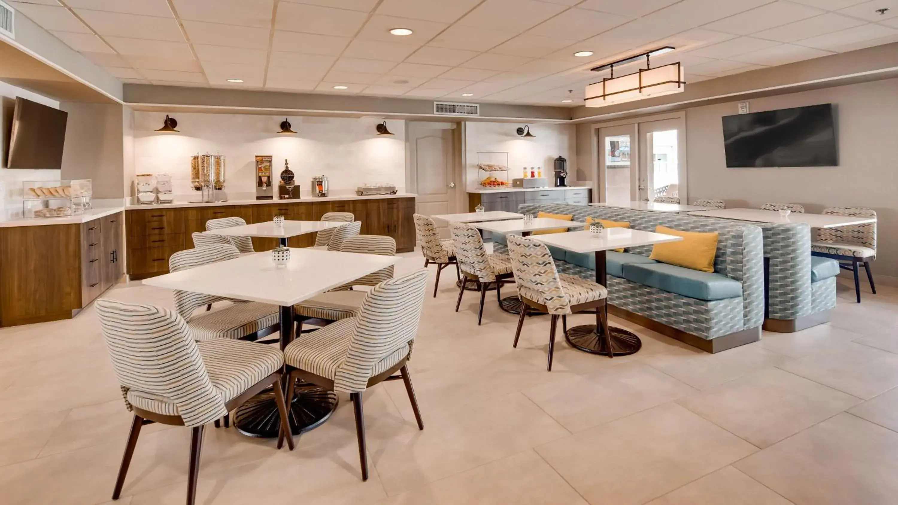 Breakfast in Aiden by Best Western Scottsdale North Breakfast in Aiden by Best Western Scottsdale North