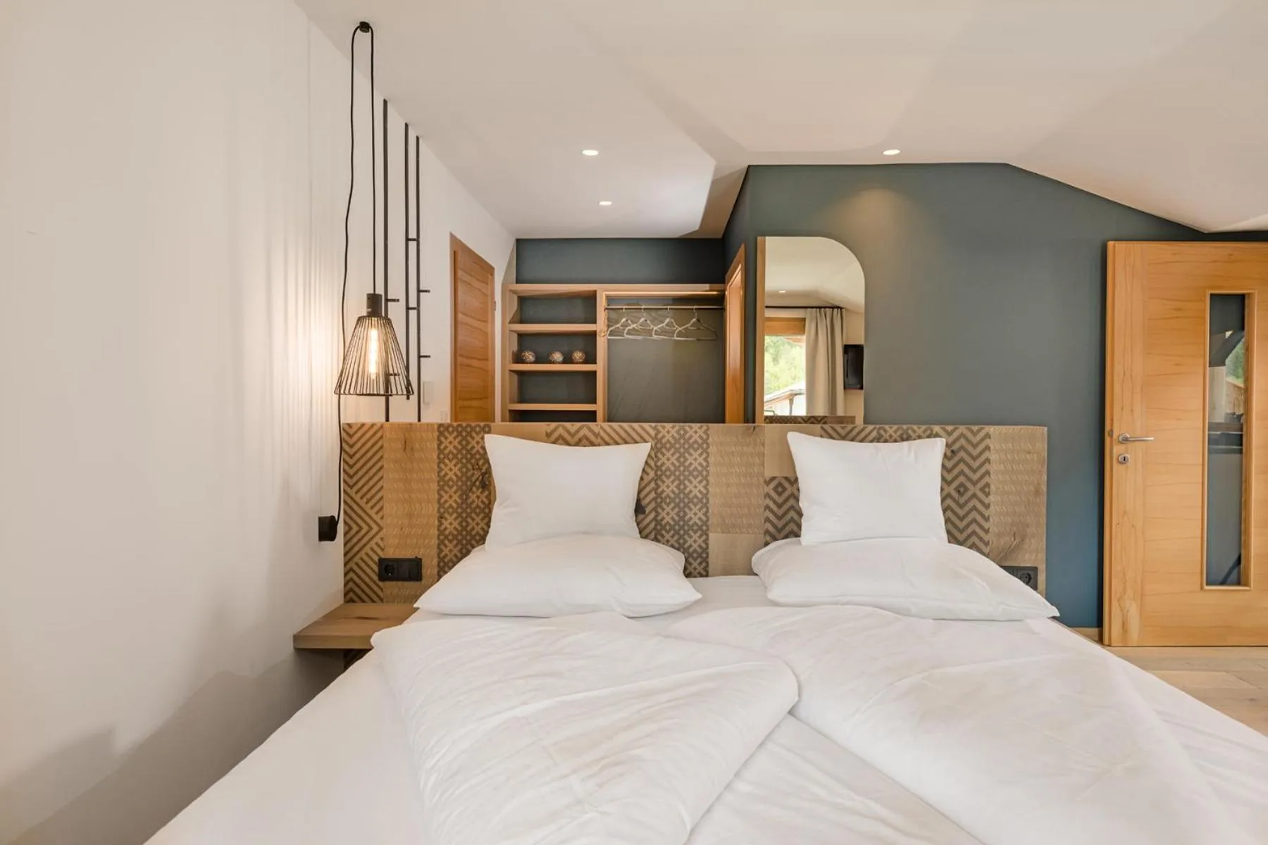 Photo of the whole room, Bed in Meerberg