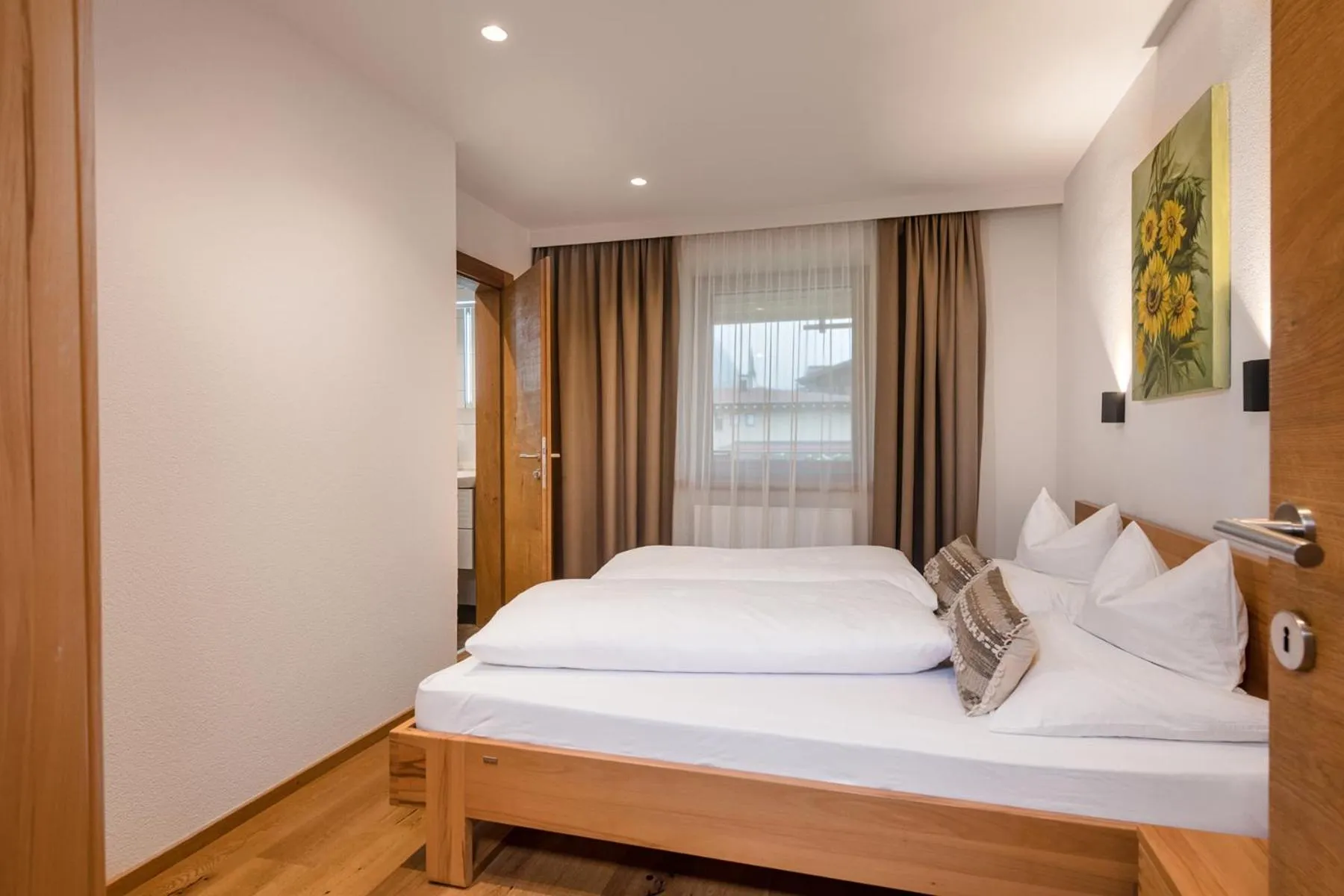 Photo of the whole room, Bed in Meerberg