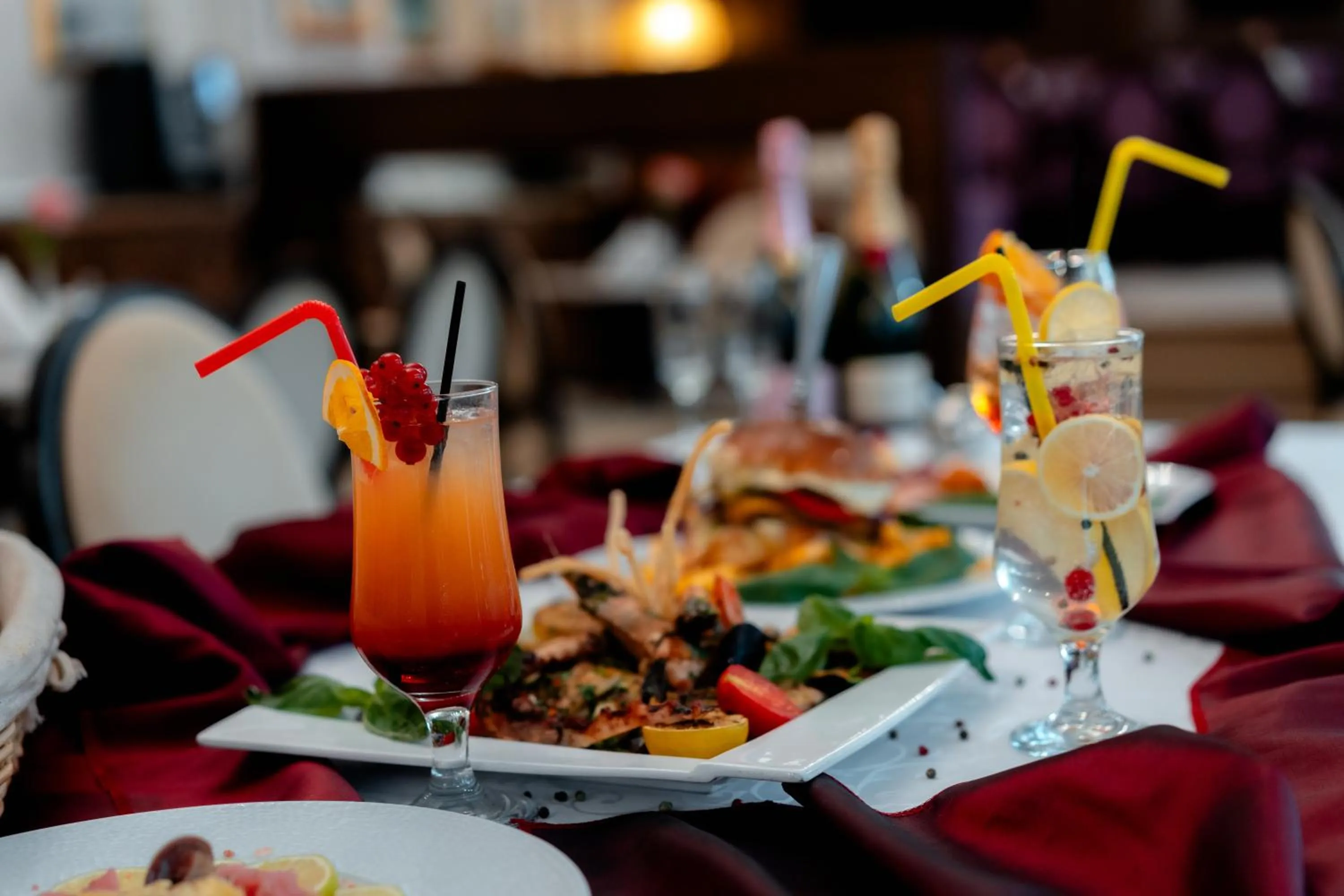 Restaurant/places to eat in Grand Hotel Sofianu