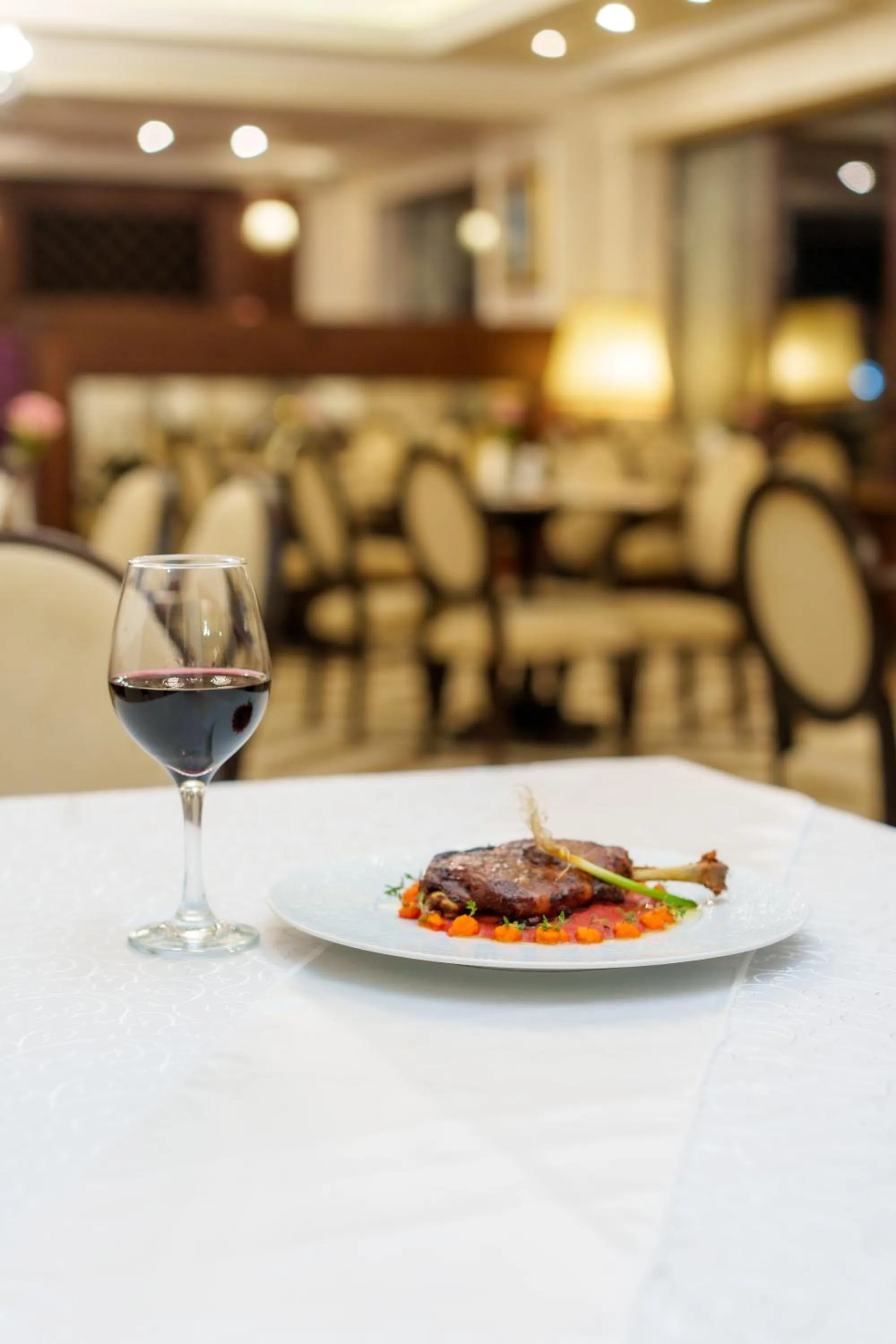 Restaurant/places to eat in Grand Hotel Sofianu