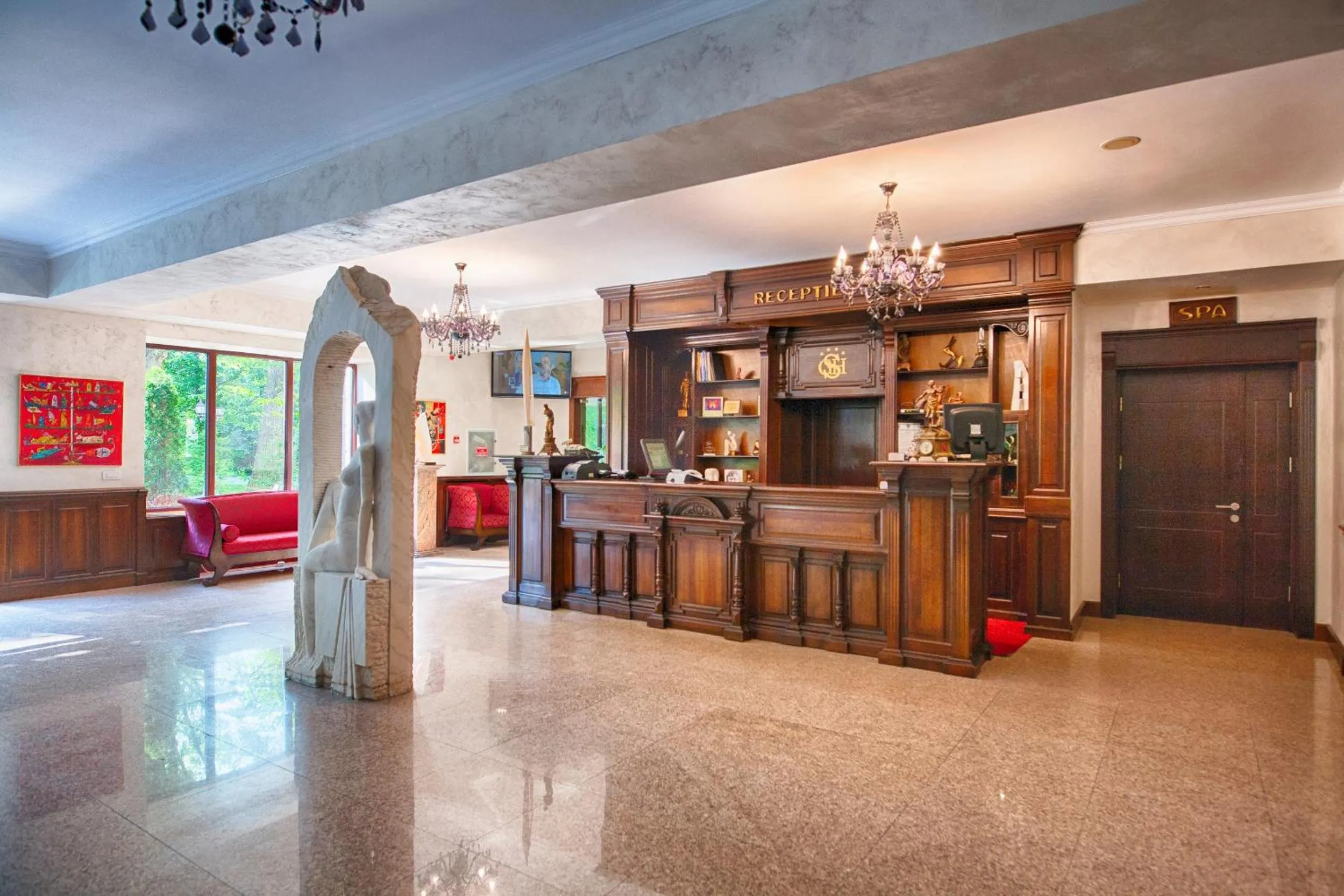 Lobby or reception in Grand Hotel Sofianu