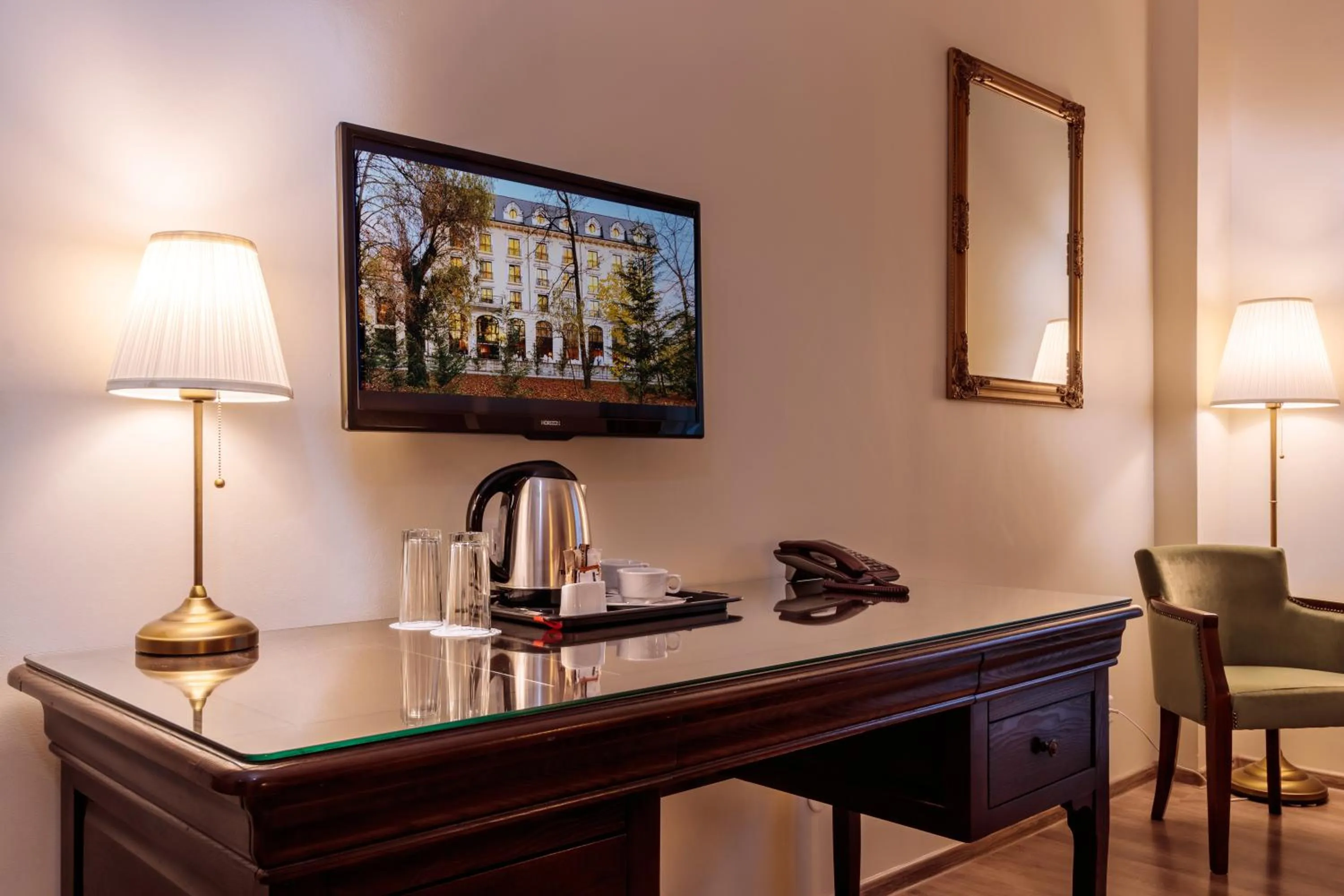 Coffee/tea facilities in Grand Hotel Sofianu