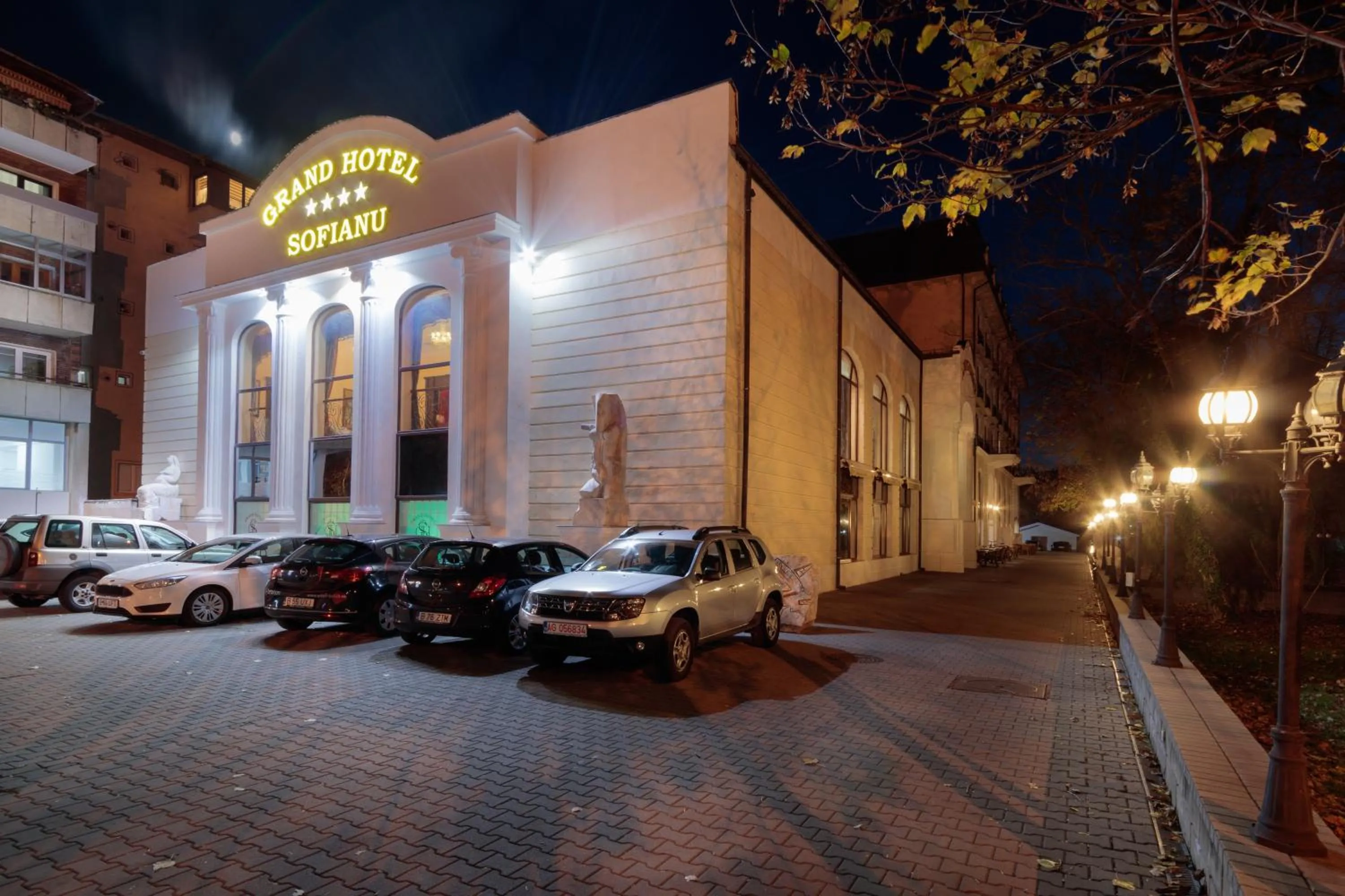 Autumn in Grand Hotel Sofianu