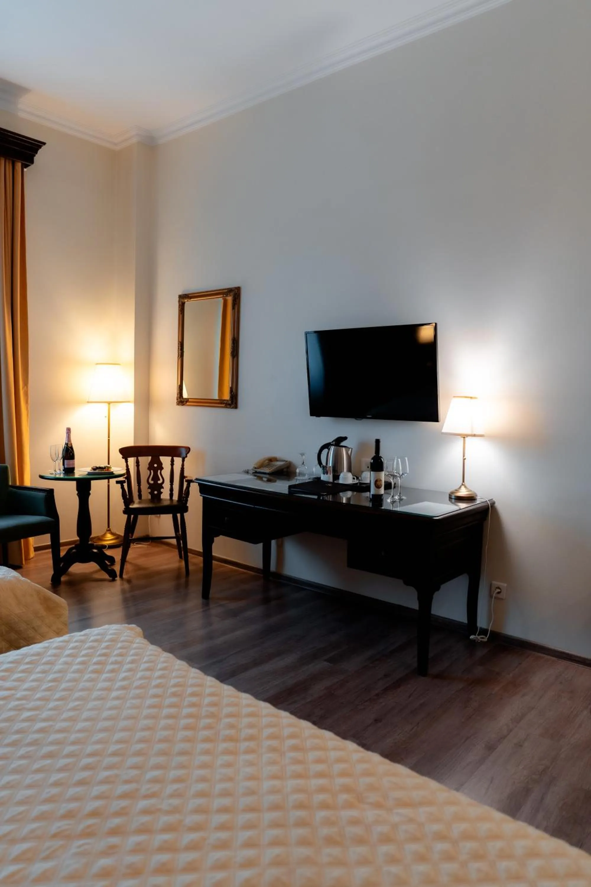 Bed in Grand Hotel Sofianu